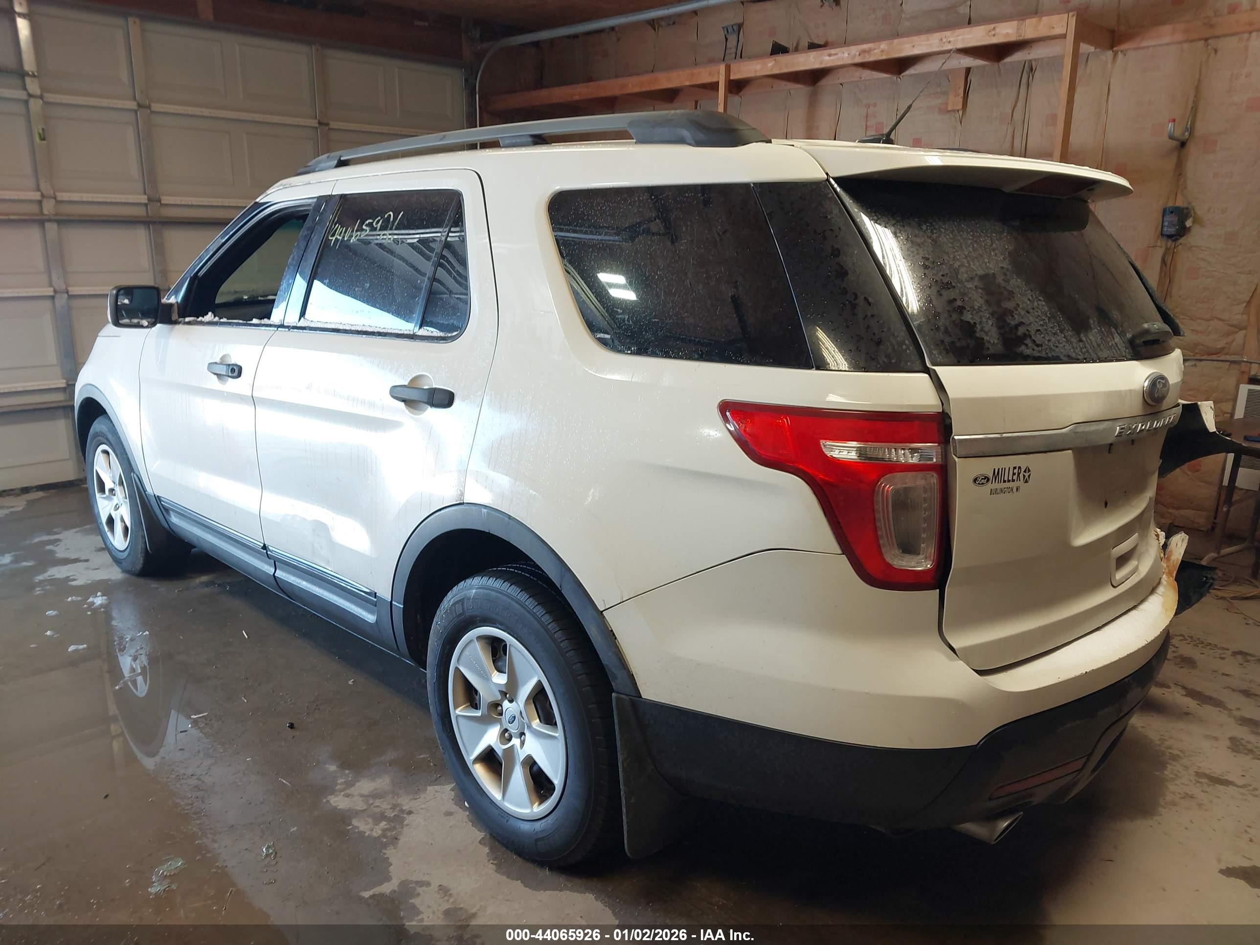 FORD EXPLORER image 3