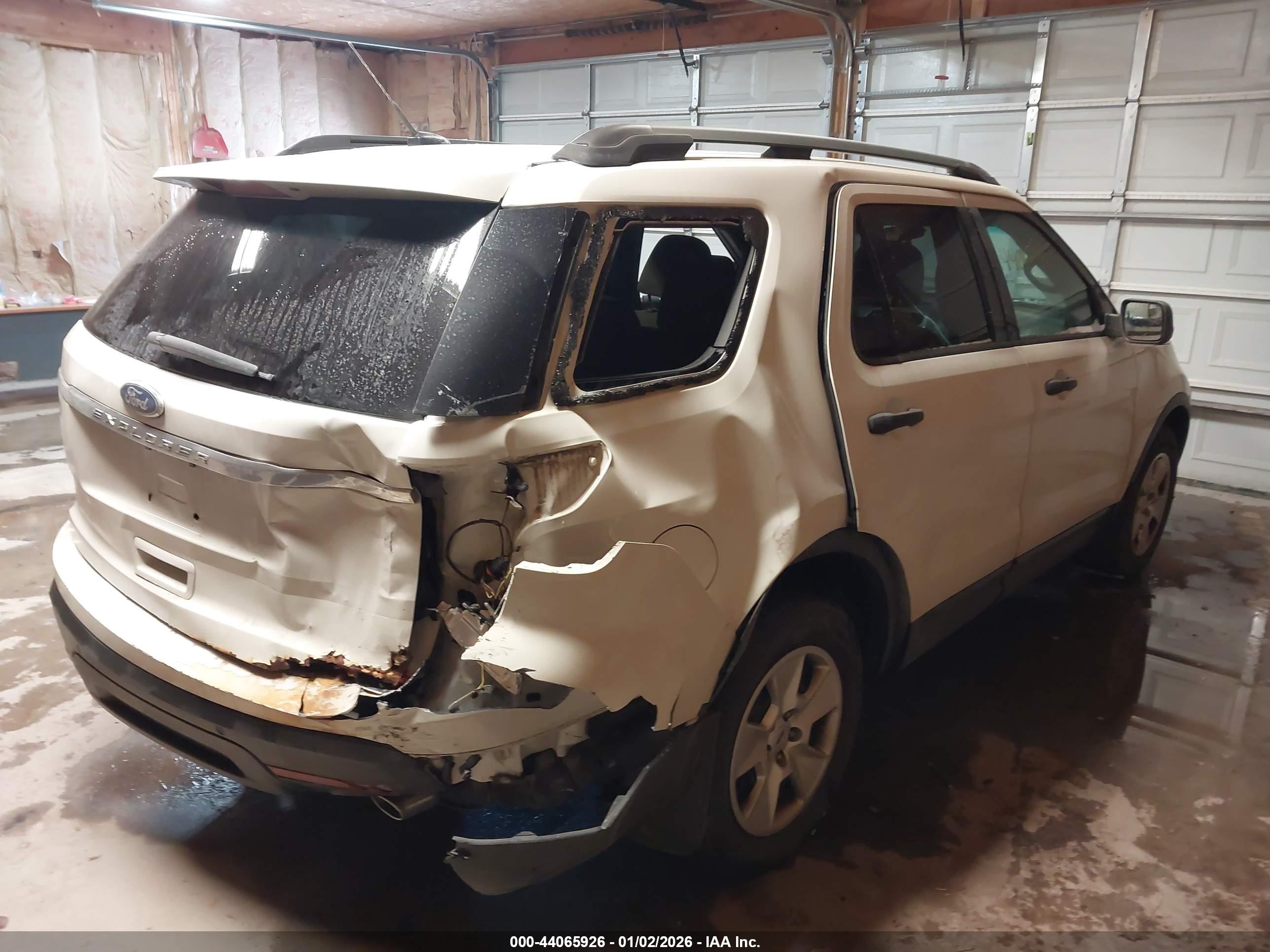 FORD EXPLORER image 4