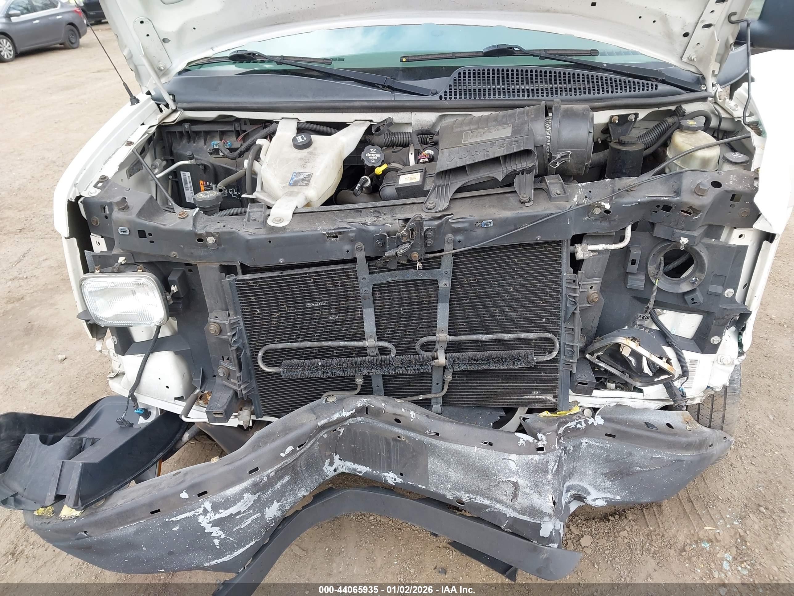 GMC SAVANA image 10