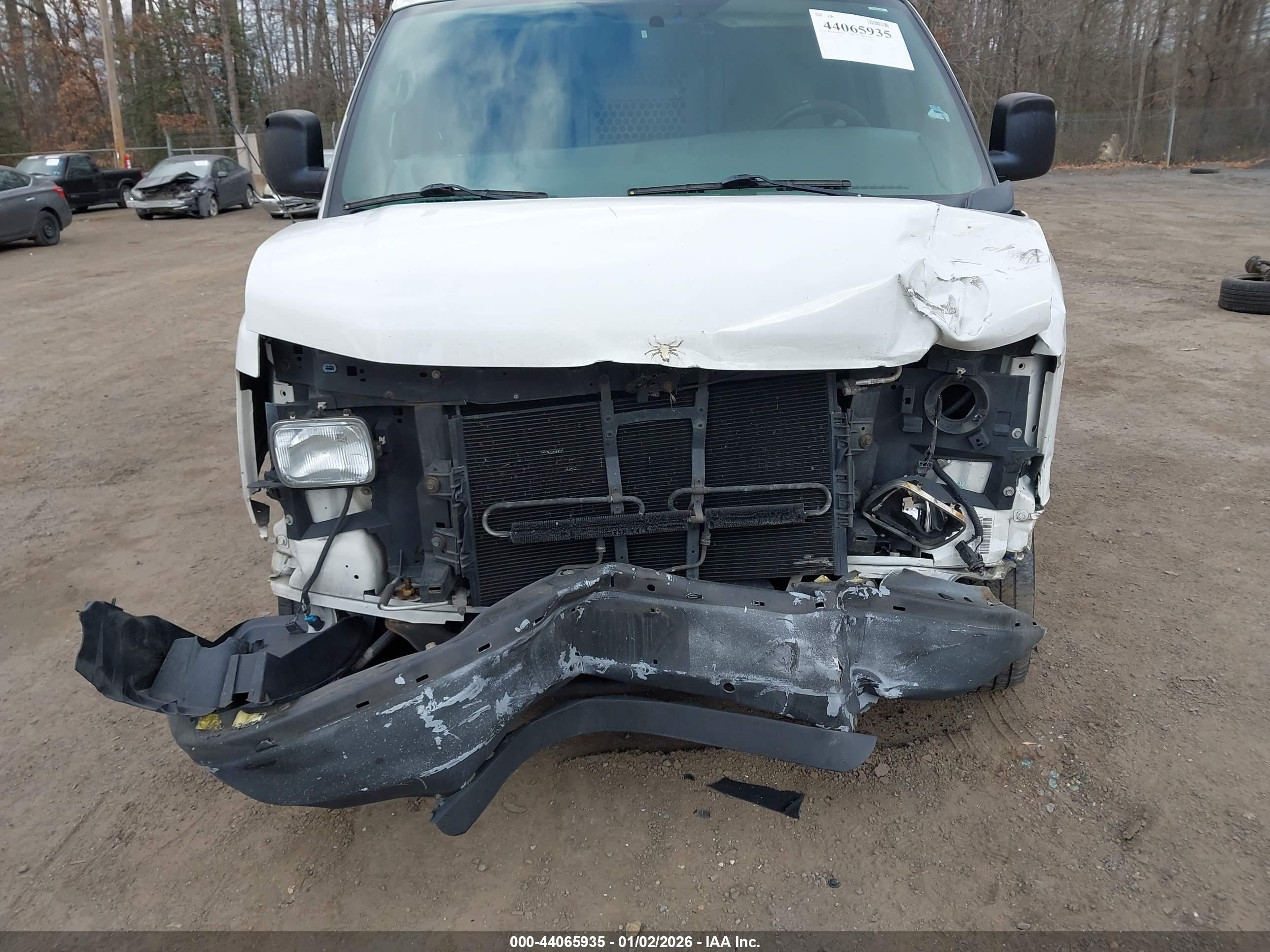 GMC SAVANA image 6