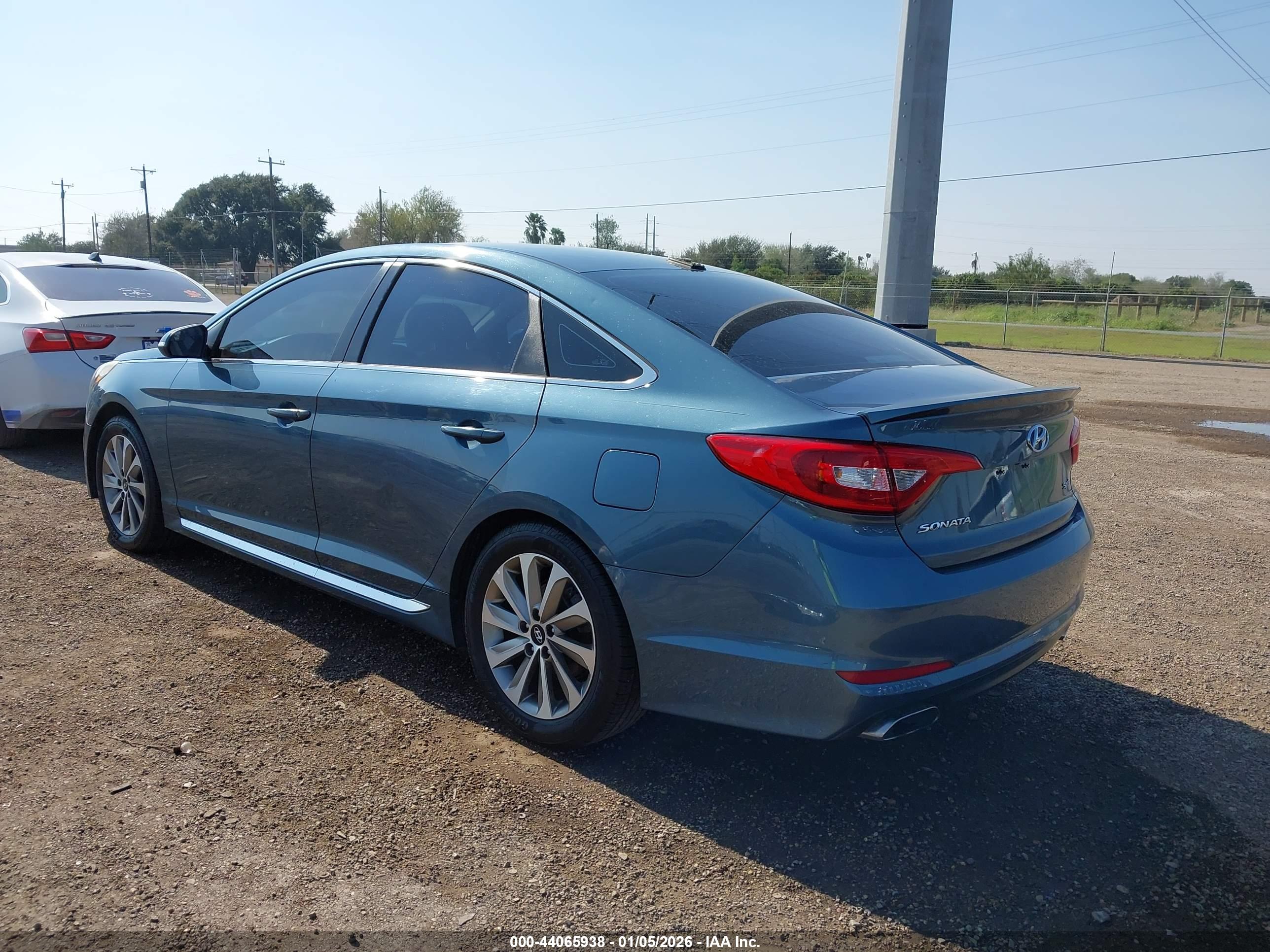 HYUNDAI SONATA image 3