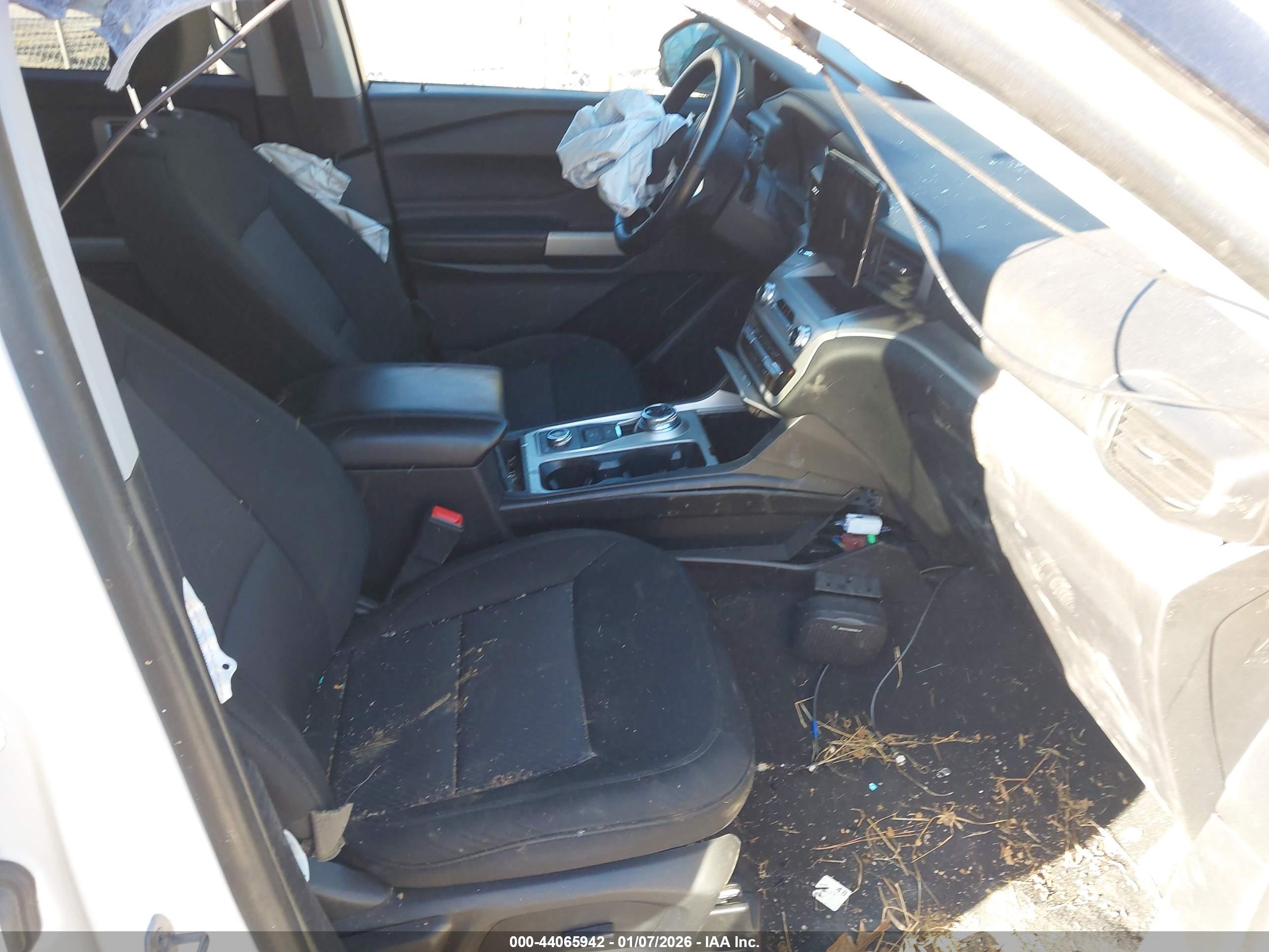 FORD EXPLORER image 5