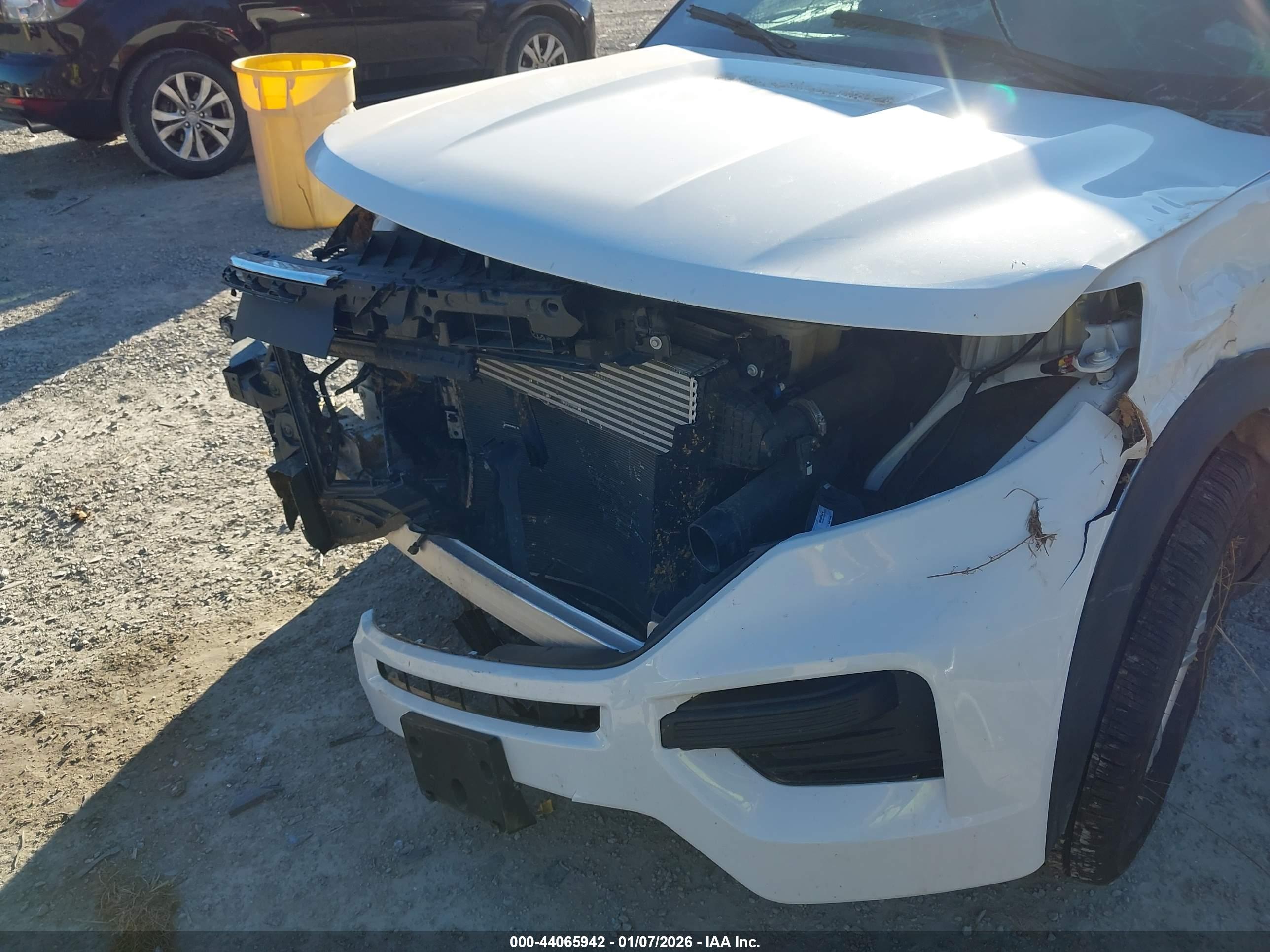 FORD EXPLORER image 6