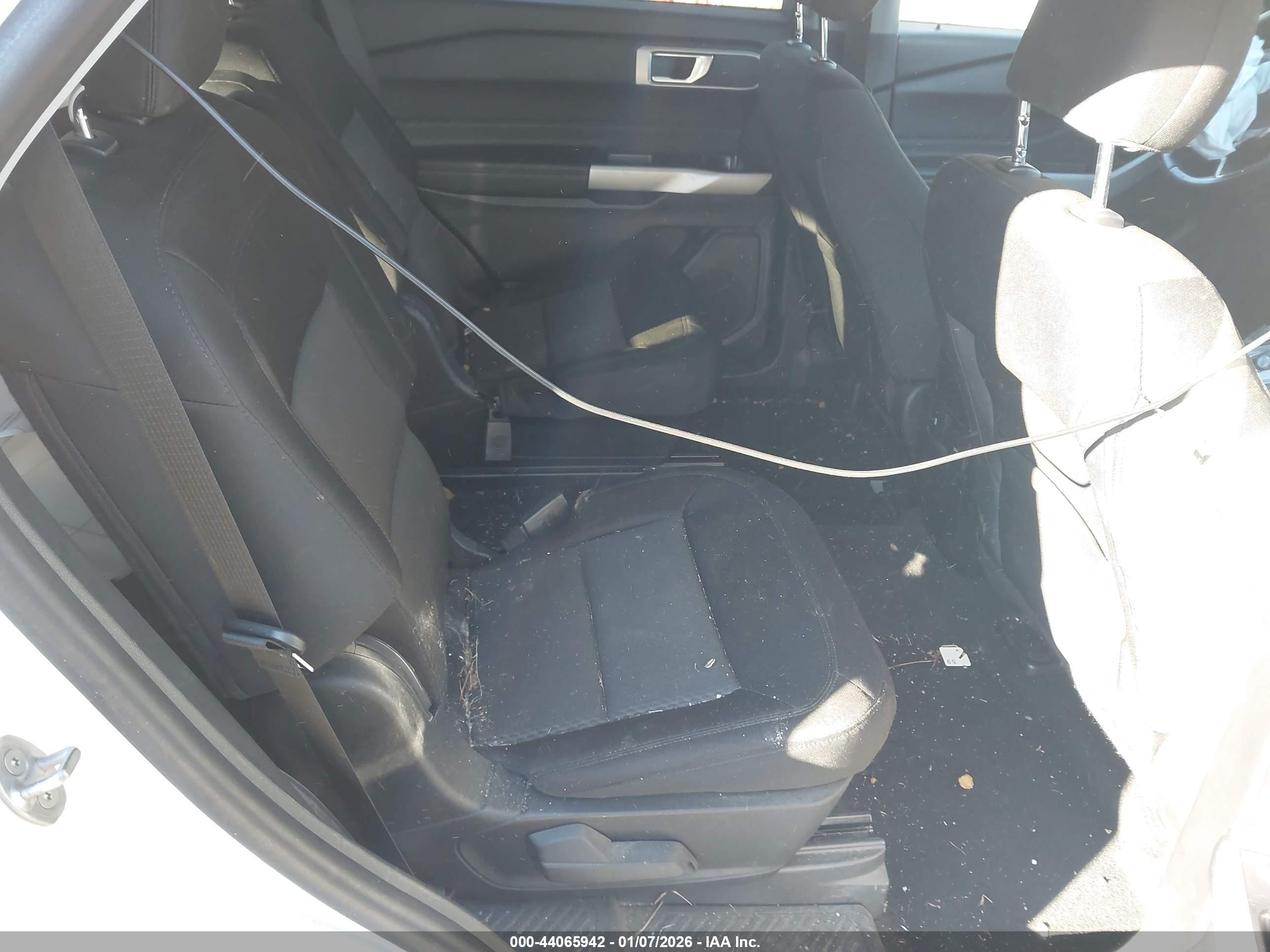 FORD EXPLORER image 8