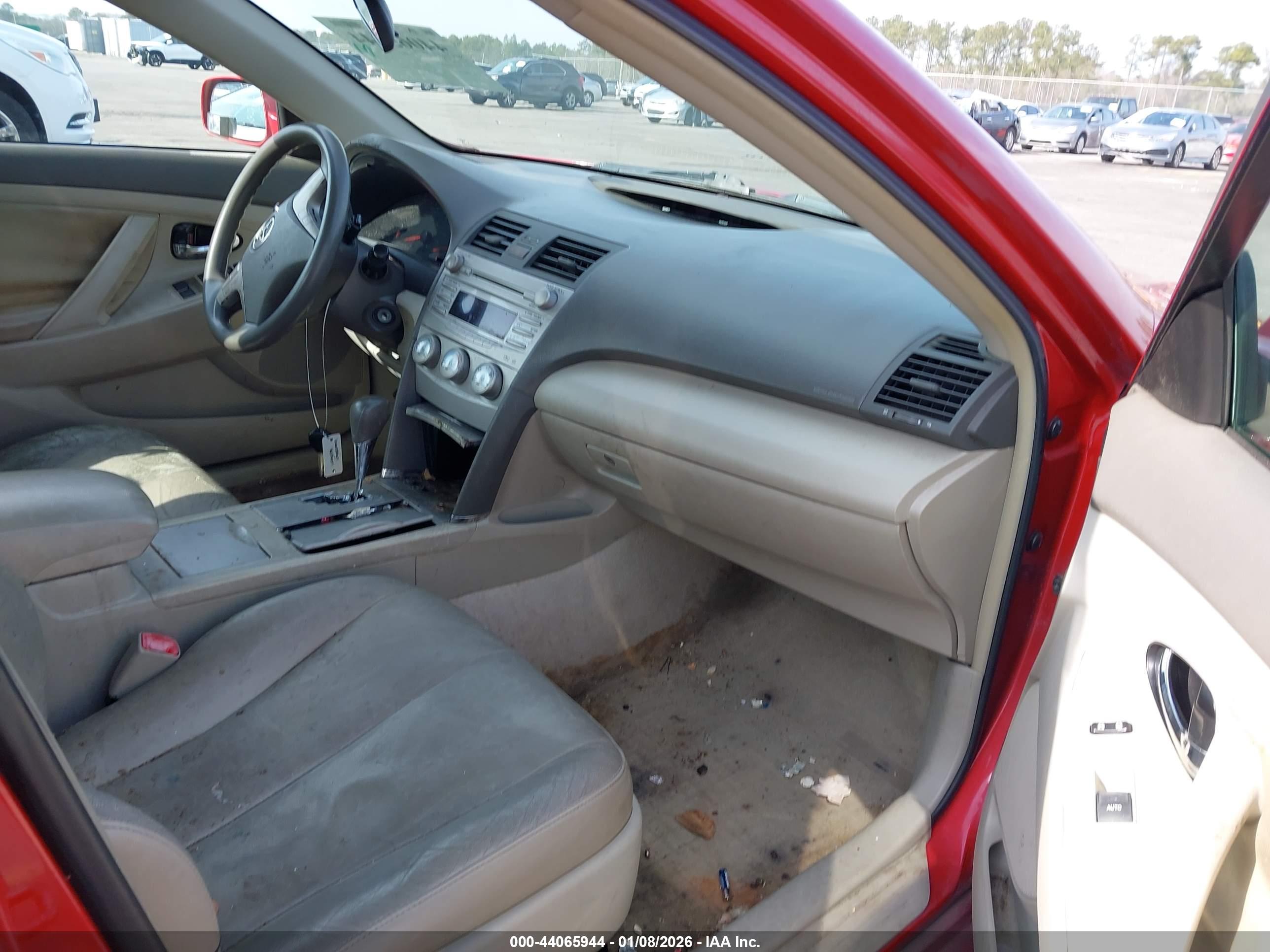 TOYOTA CAMRY image 5