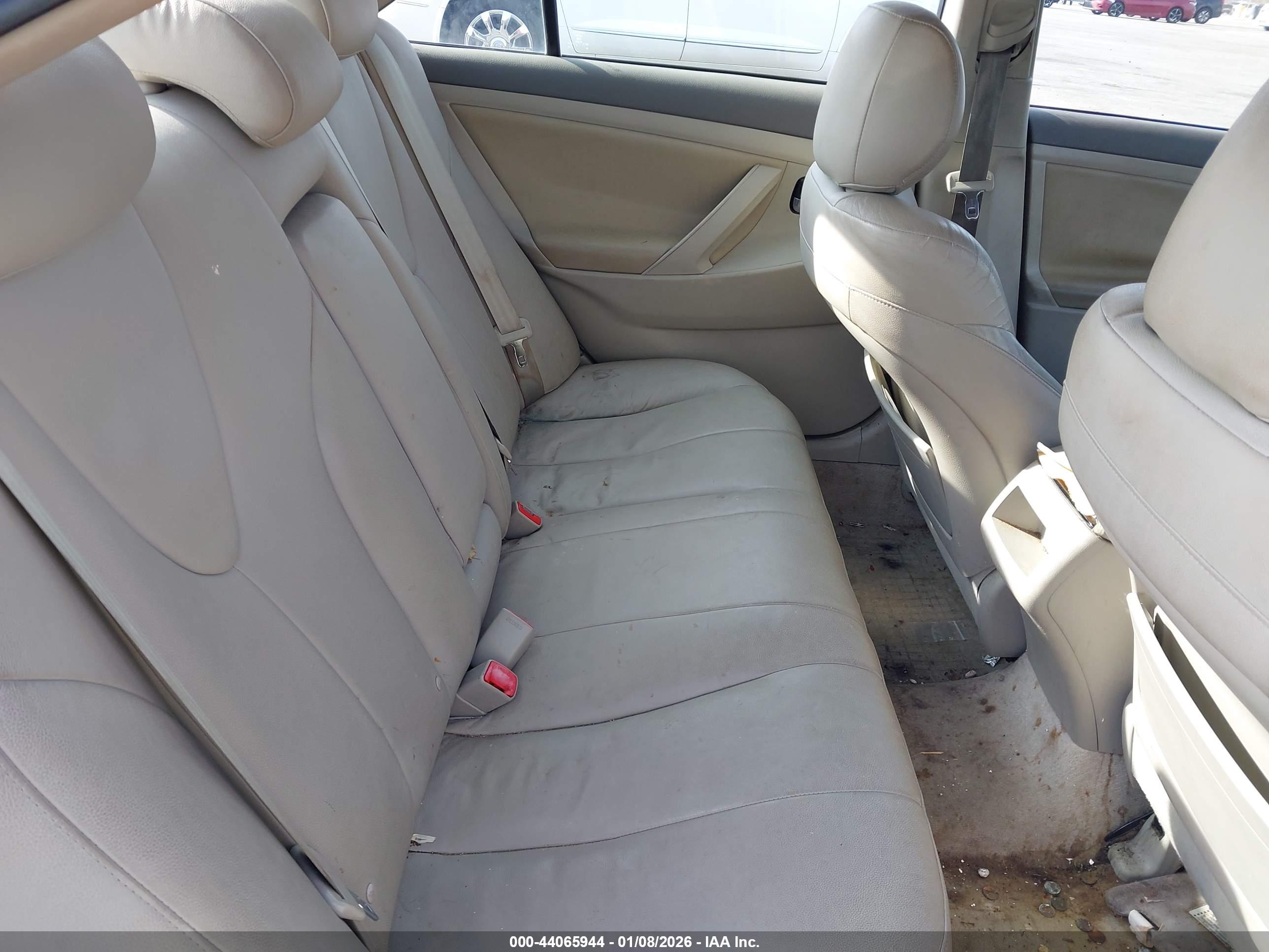 TOYOTA CAMRY image 8