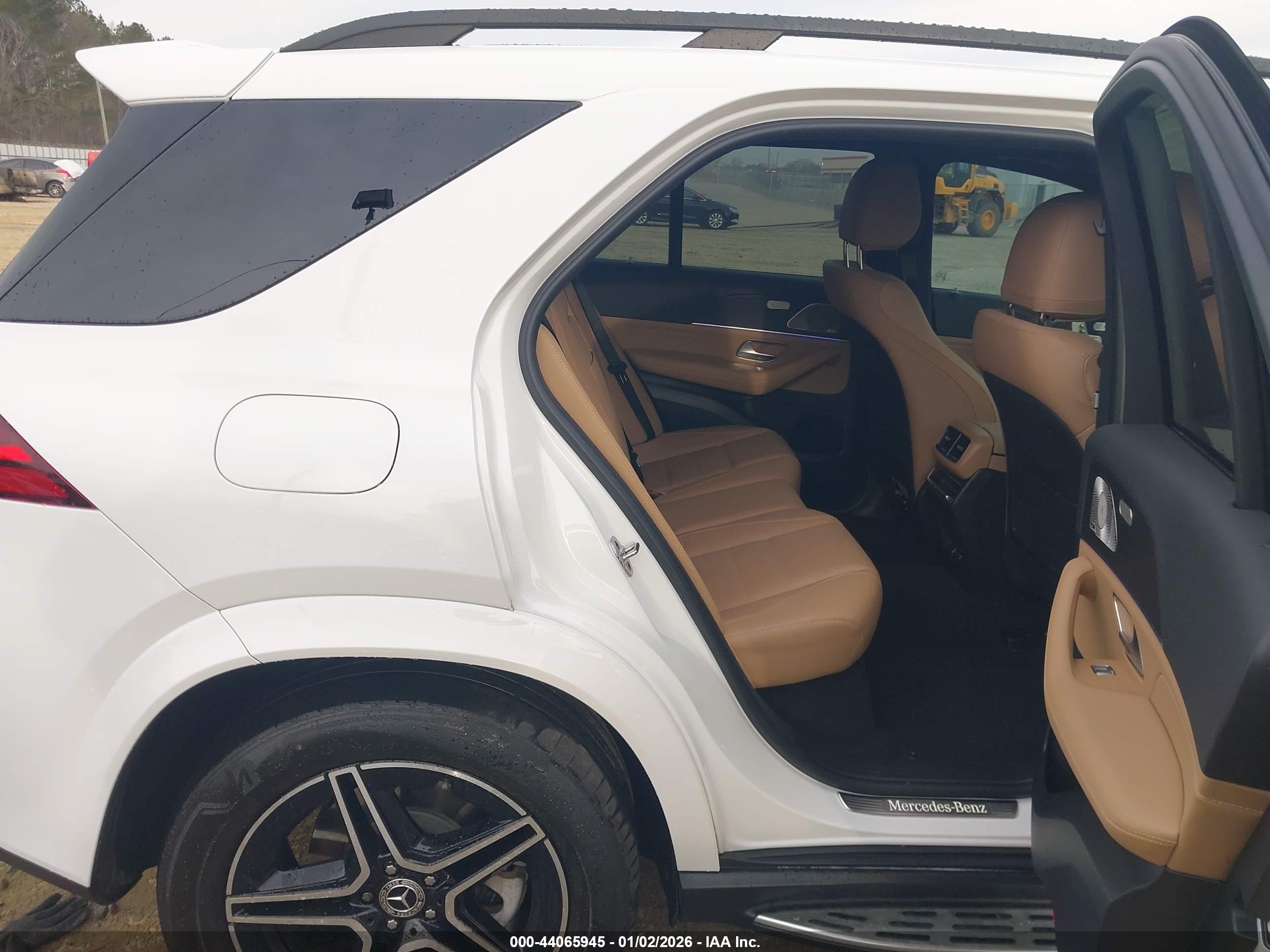 MERCEDES-BENZ GLE image 8