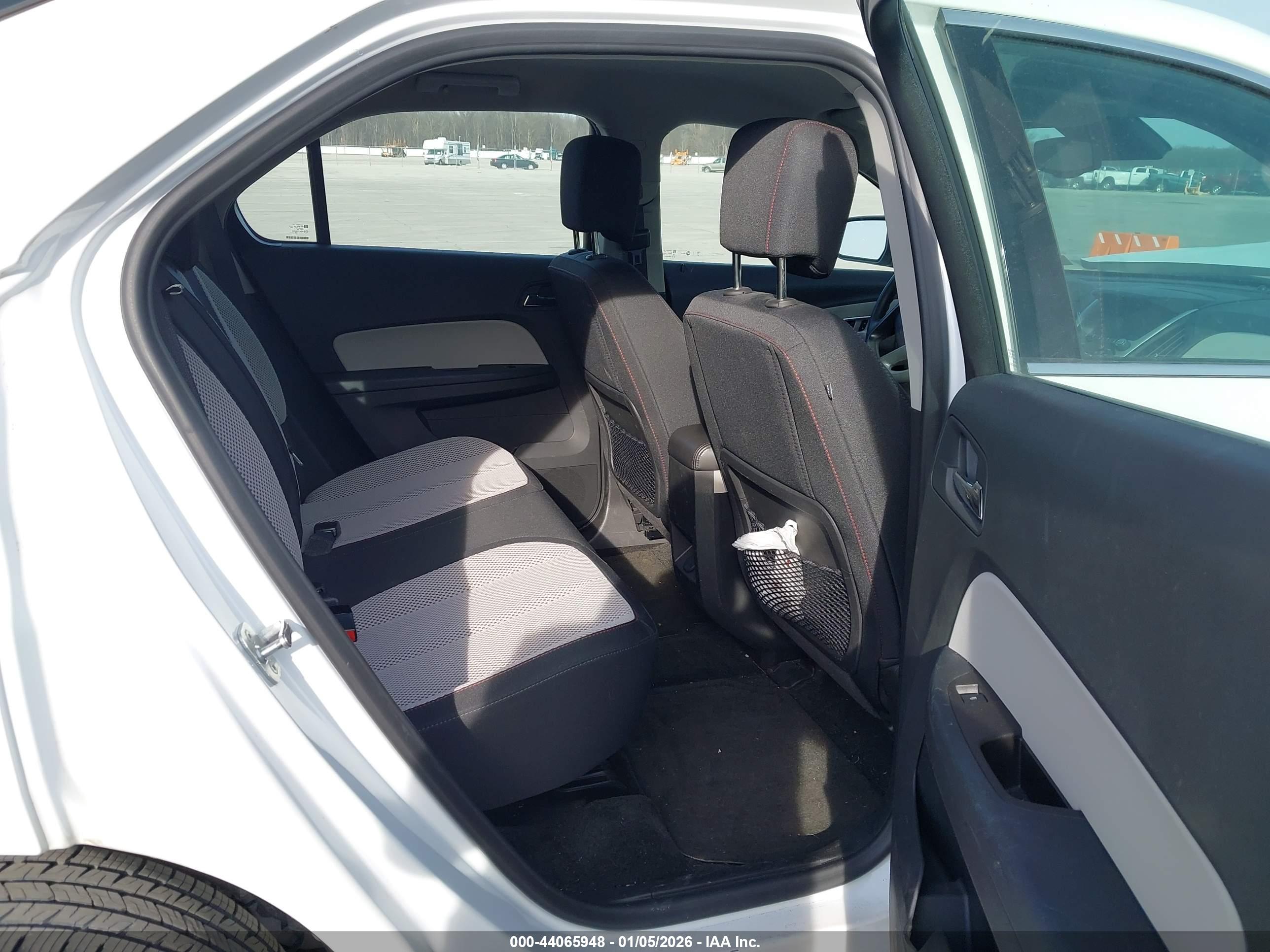 CHEVROLET EQUINOX image 8