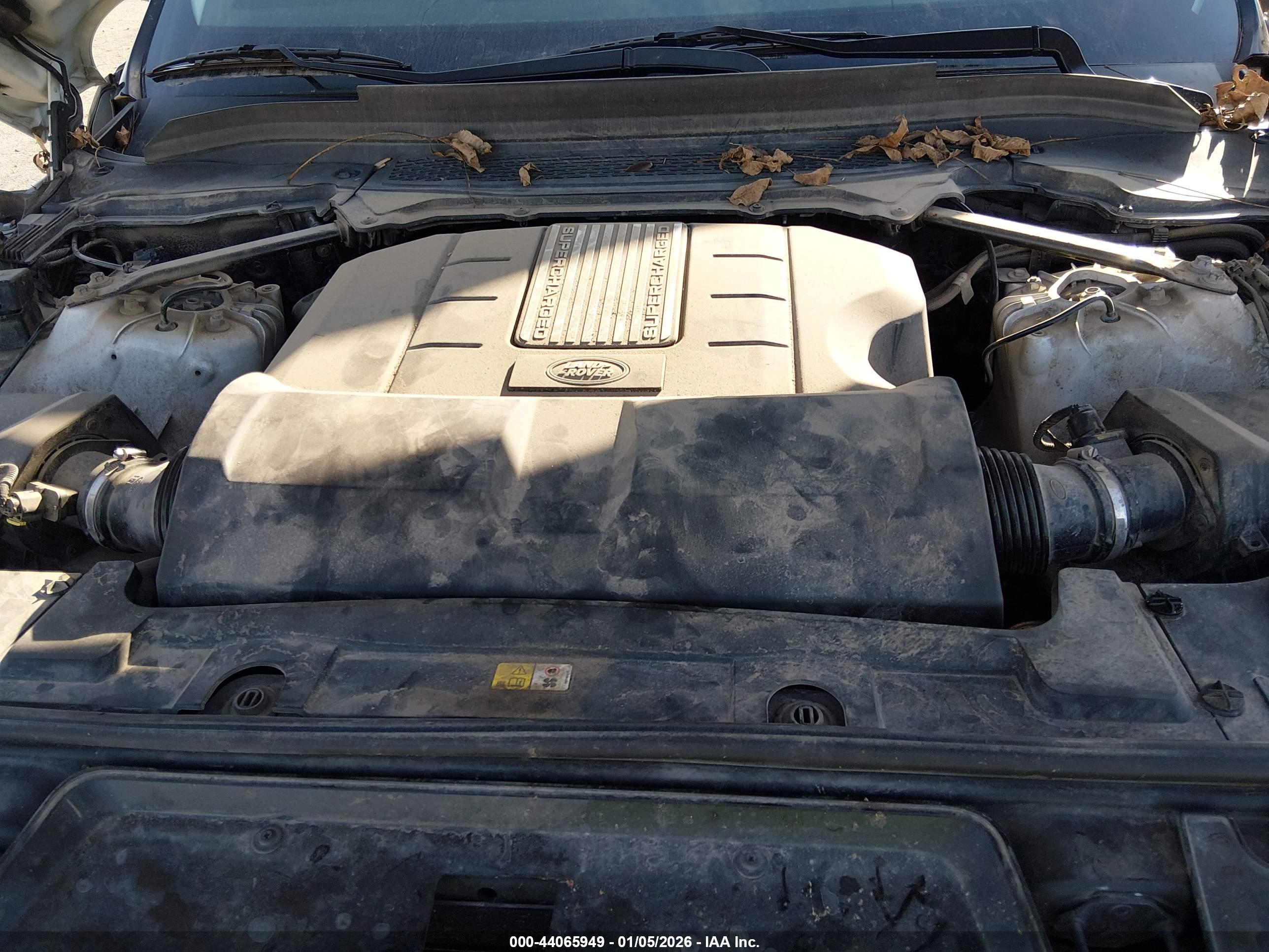 LAND ROVER image 10