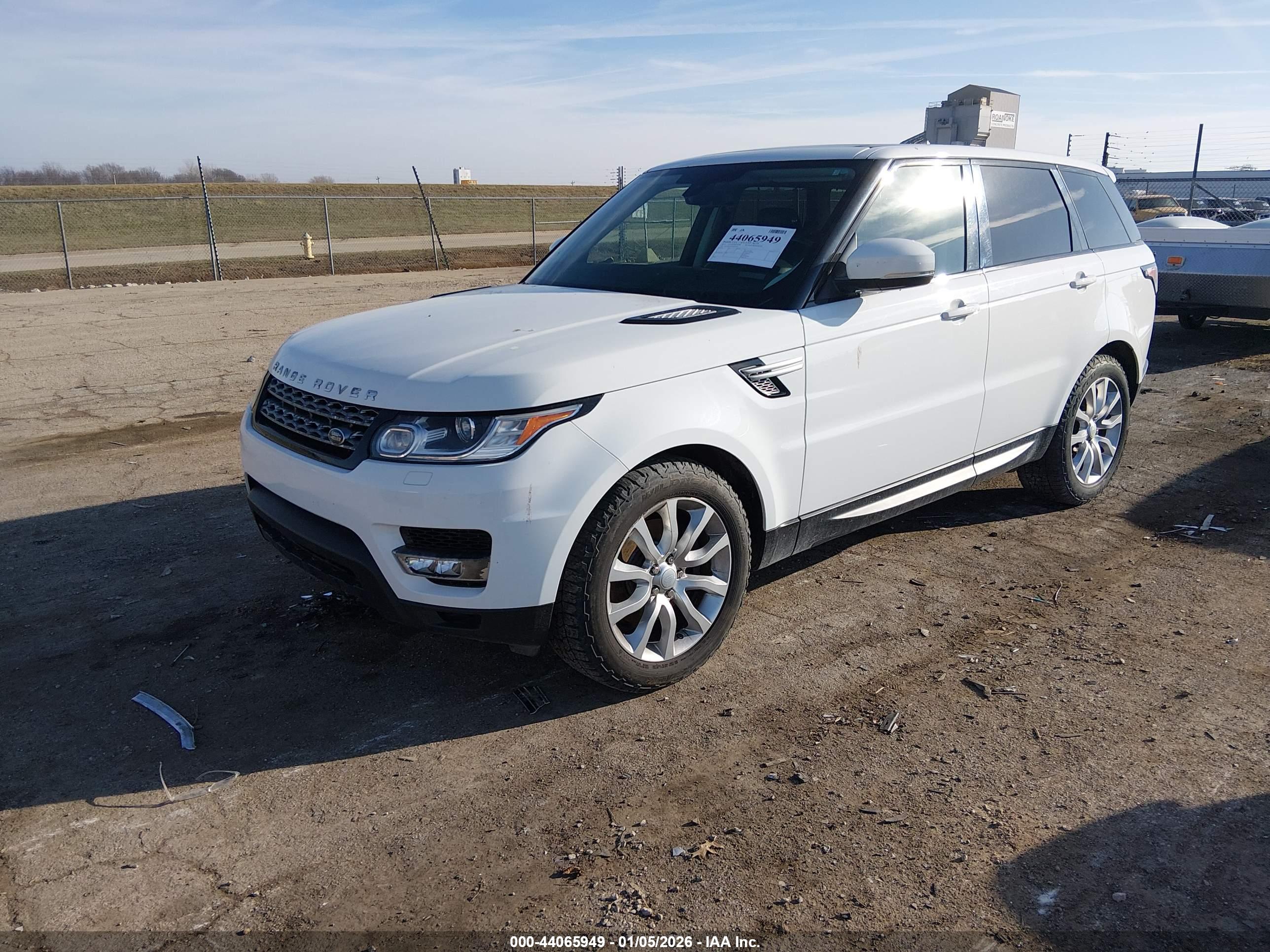 LAND ROVER image 2