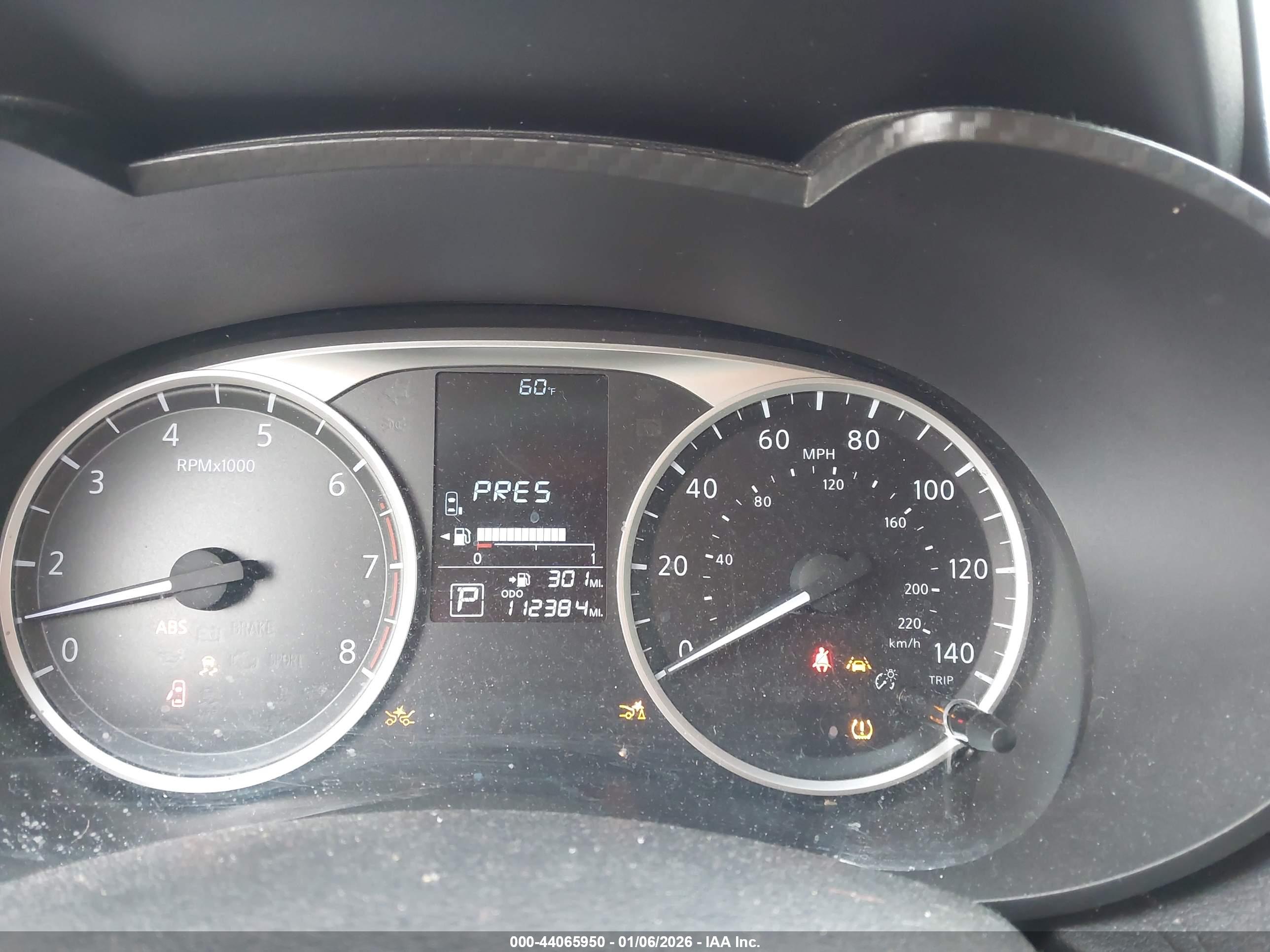 NISSAN VERSA image 7