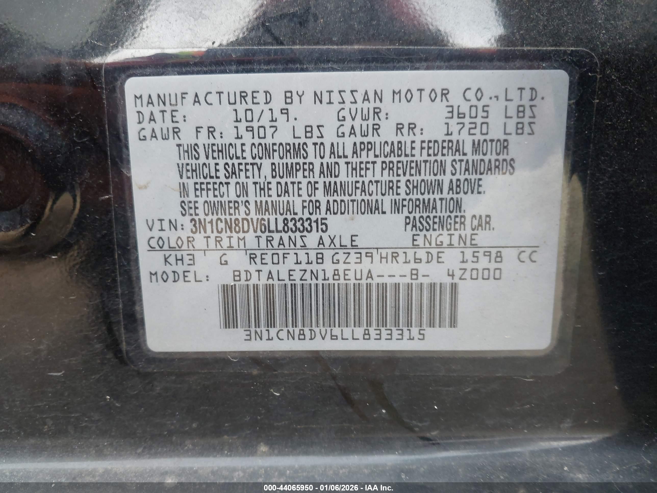 NISSAN VERSA image 9
