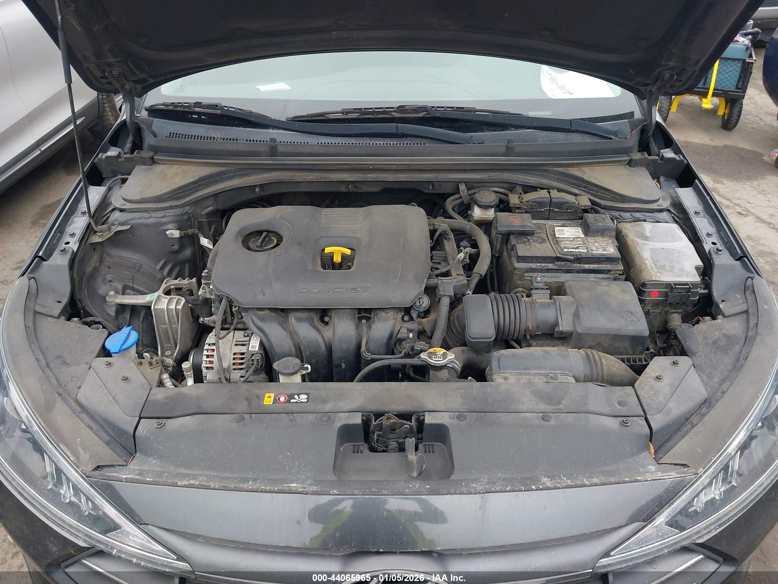 HYUNDAI ELANTRA image 10