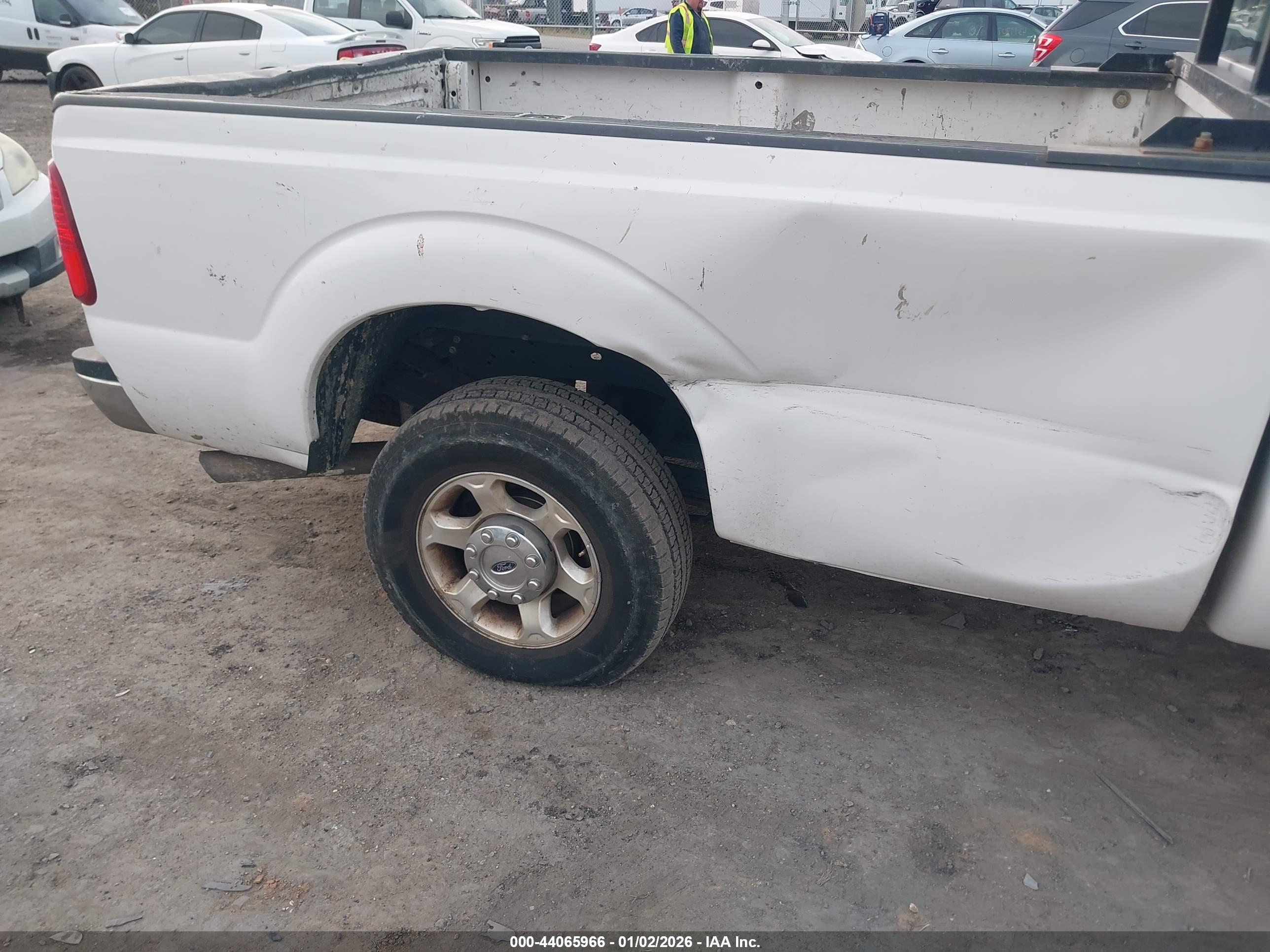 FORD F-250 image 6