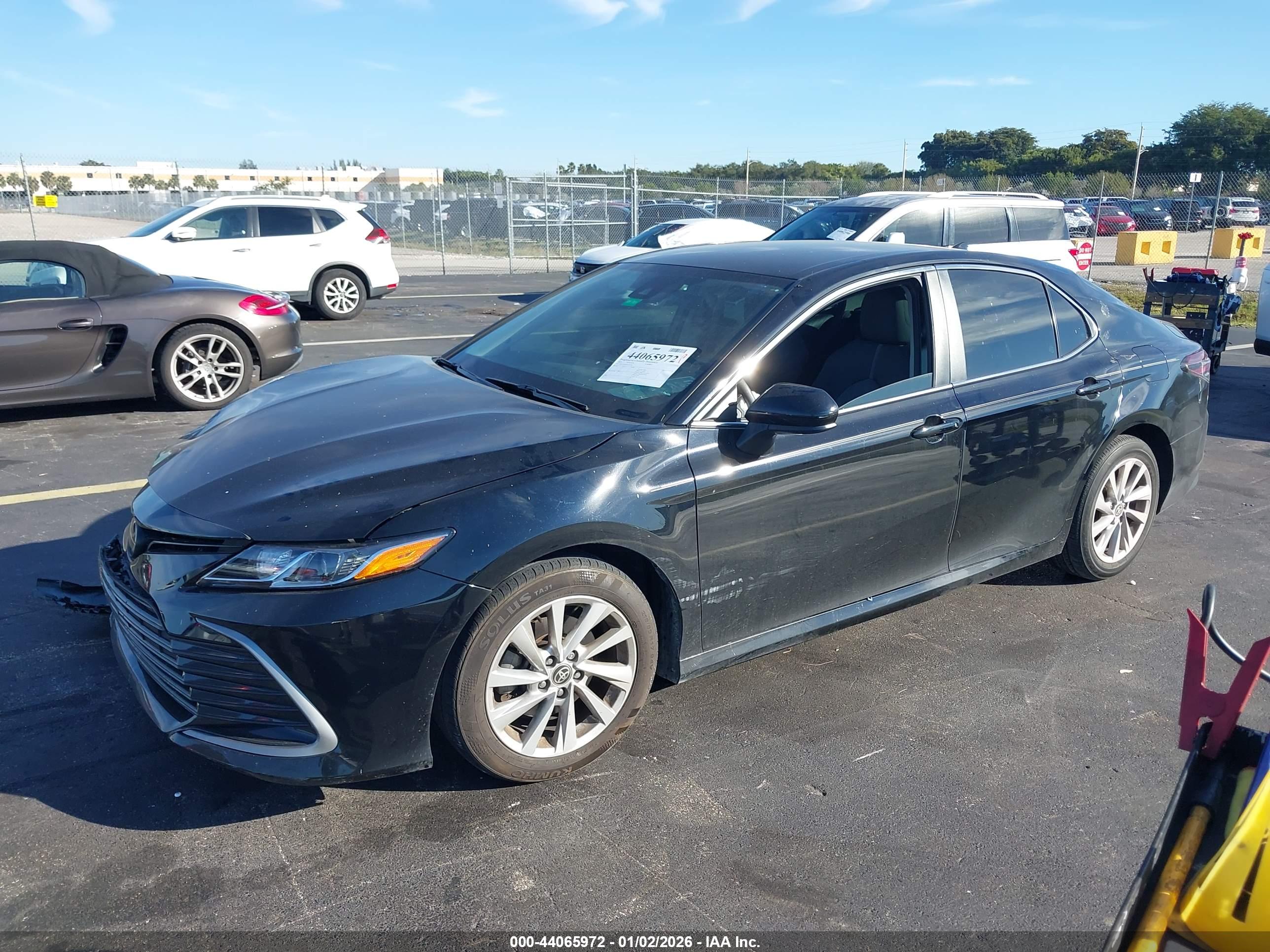 TOYOTA CAMRY image 2