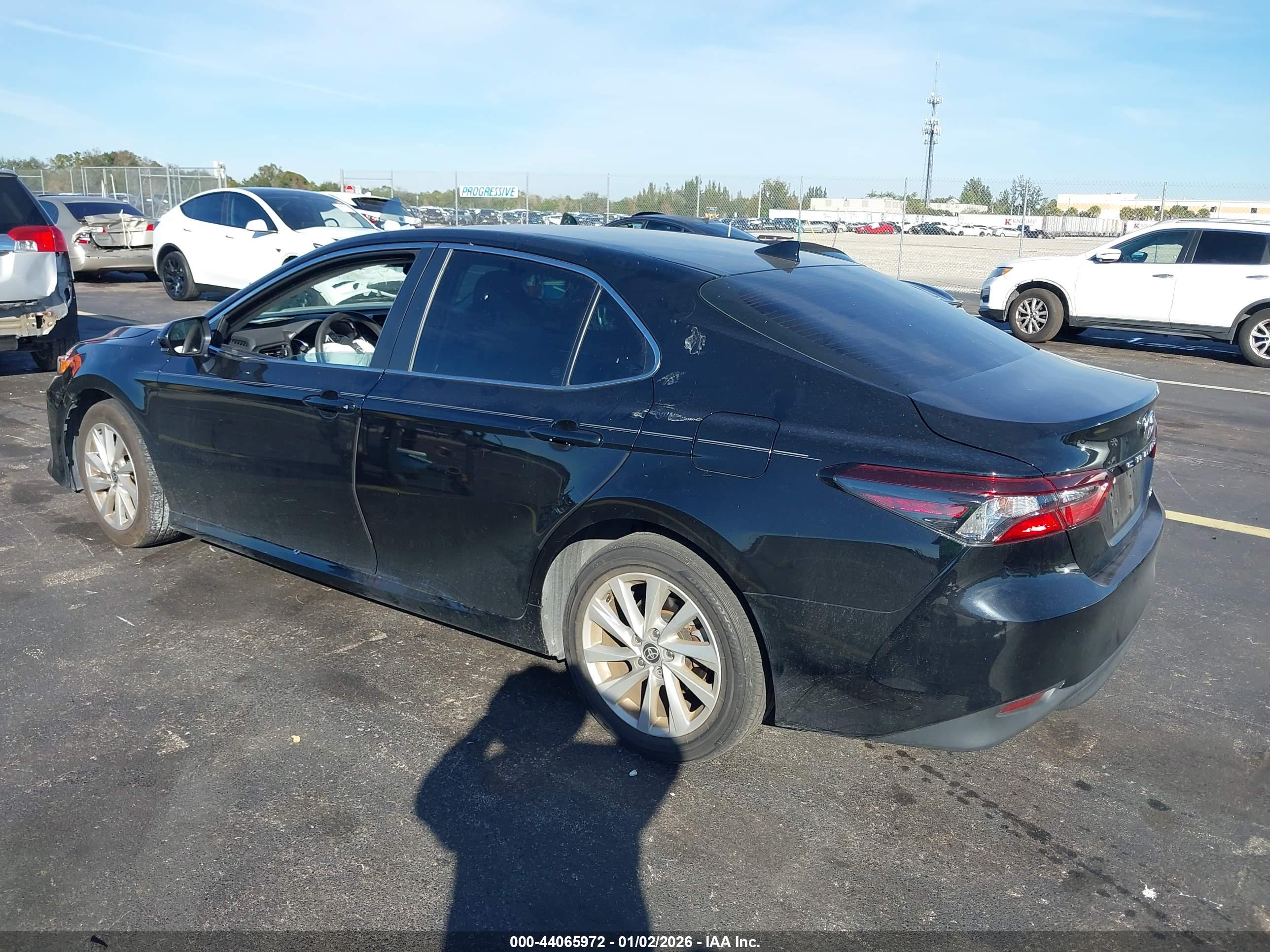 TOYOTA CAMRY image 3