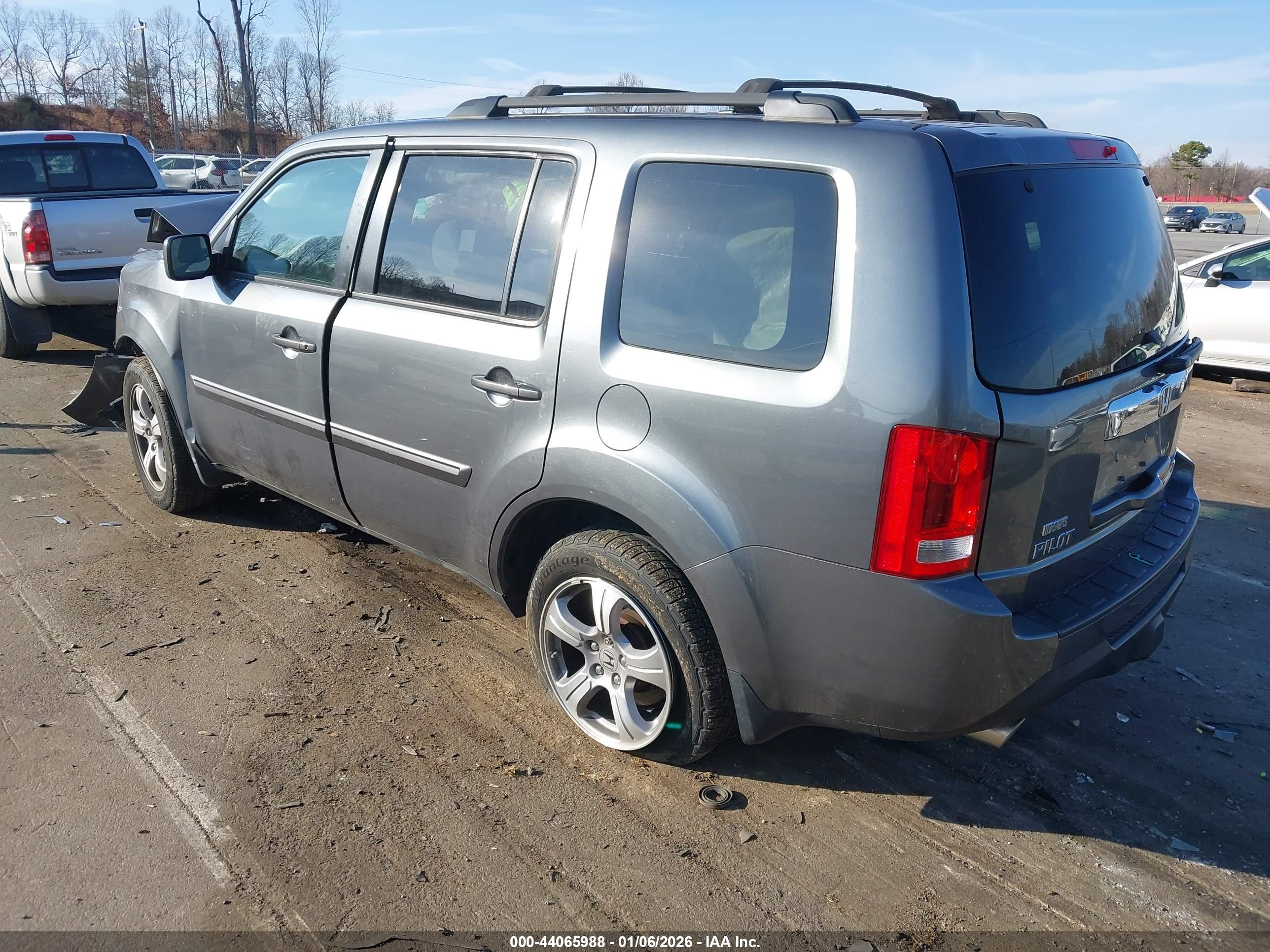 HONDA PILOT image 3
