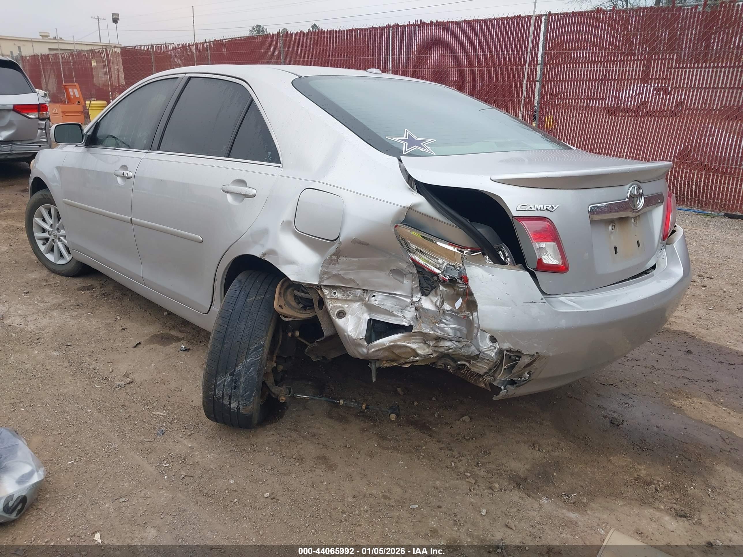 TOYOTA CAMRY image 3