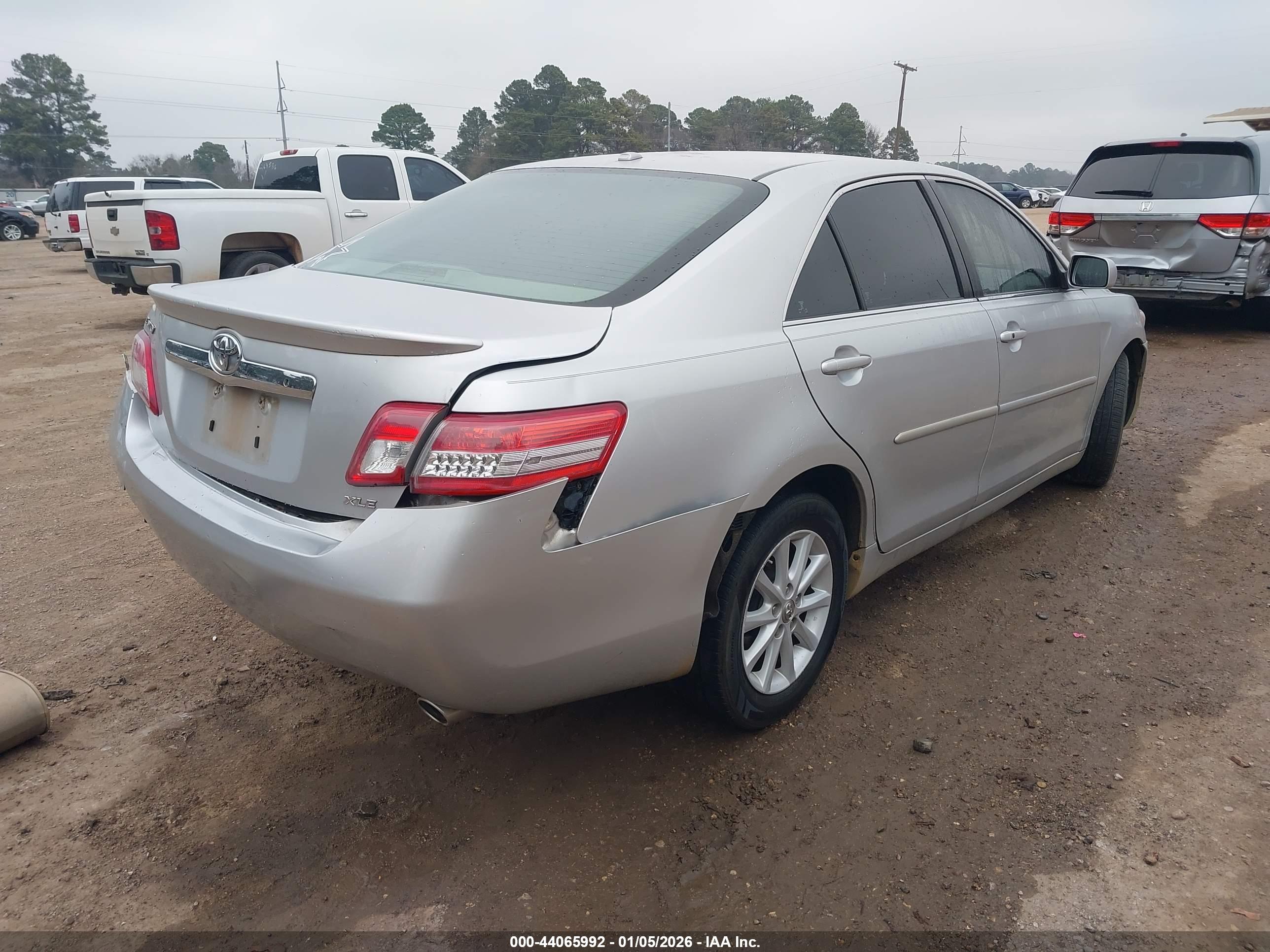 TOYOTA CAMRY image 4