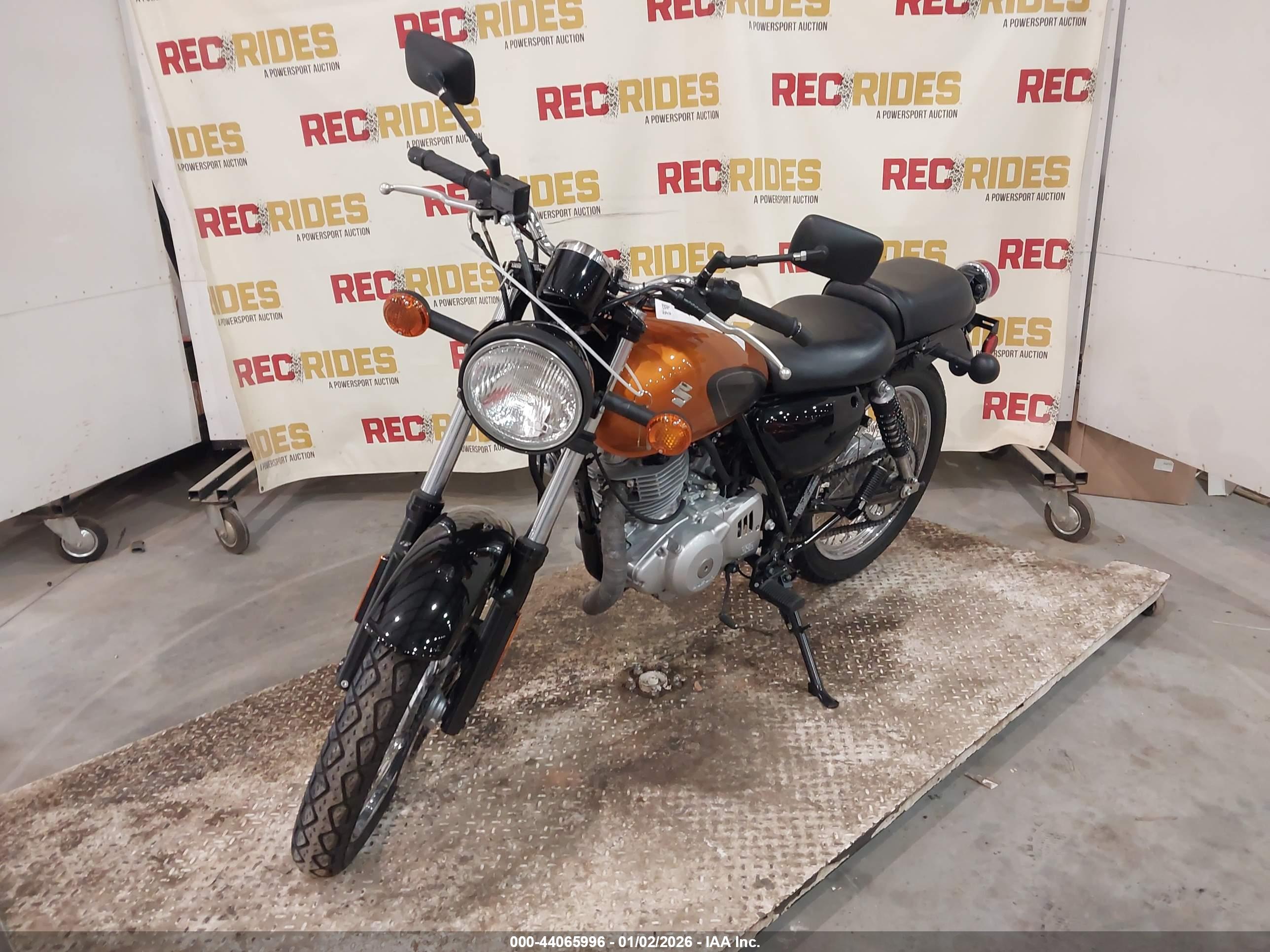 SUZUKI TU250 image 2