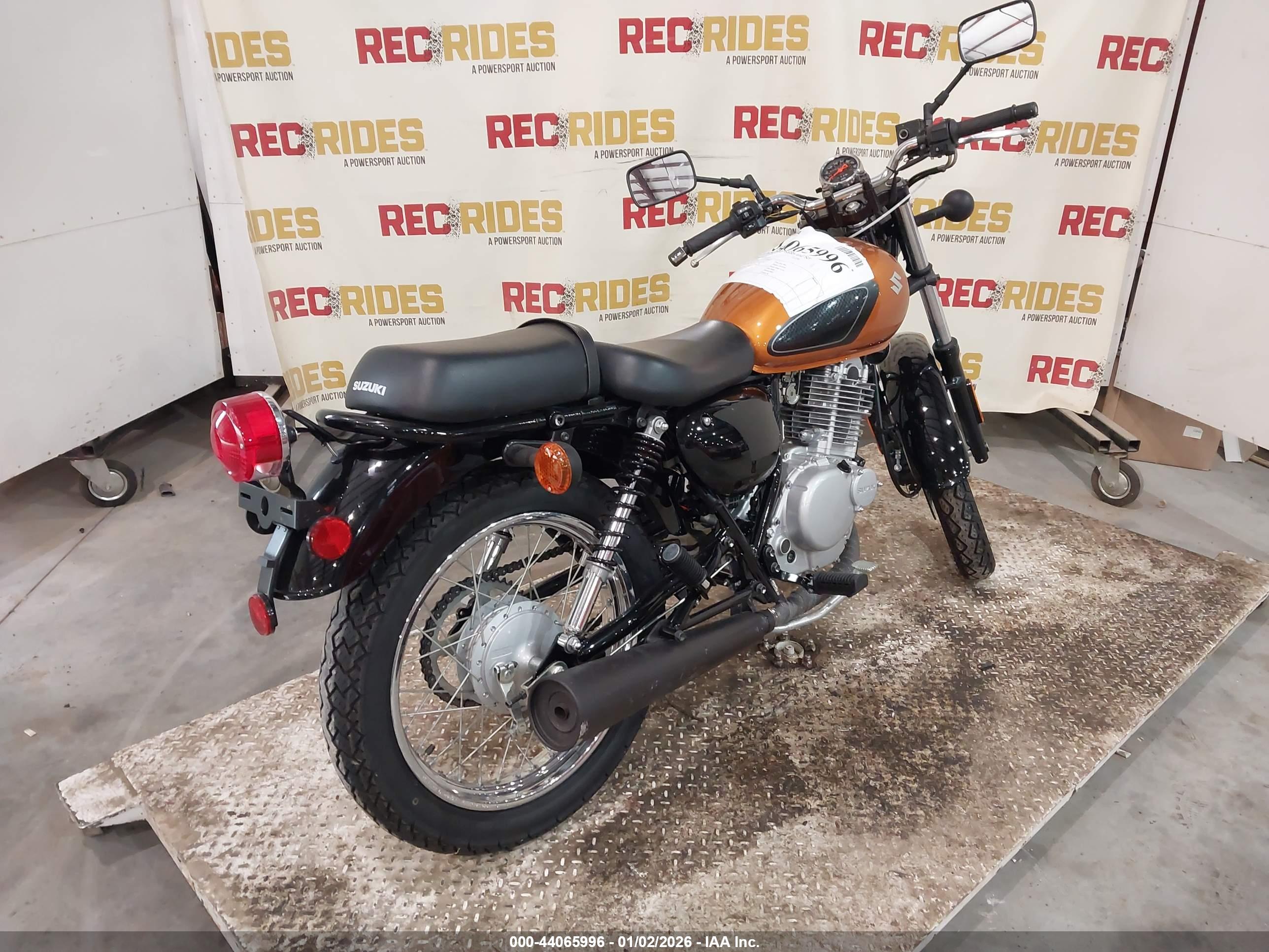 SUZUKI TU250 image 4