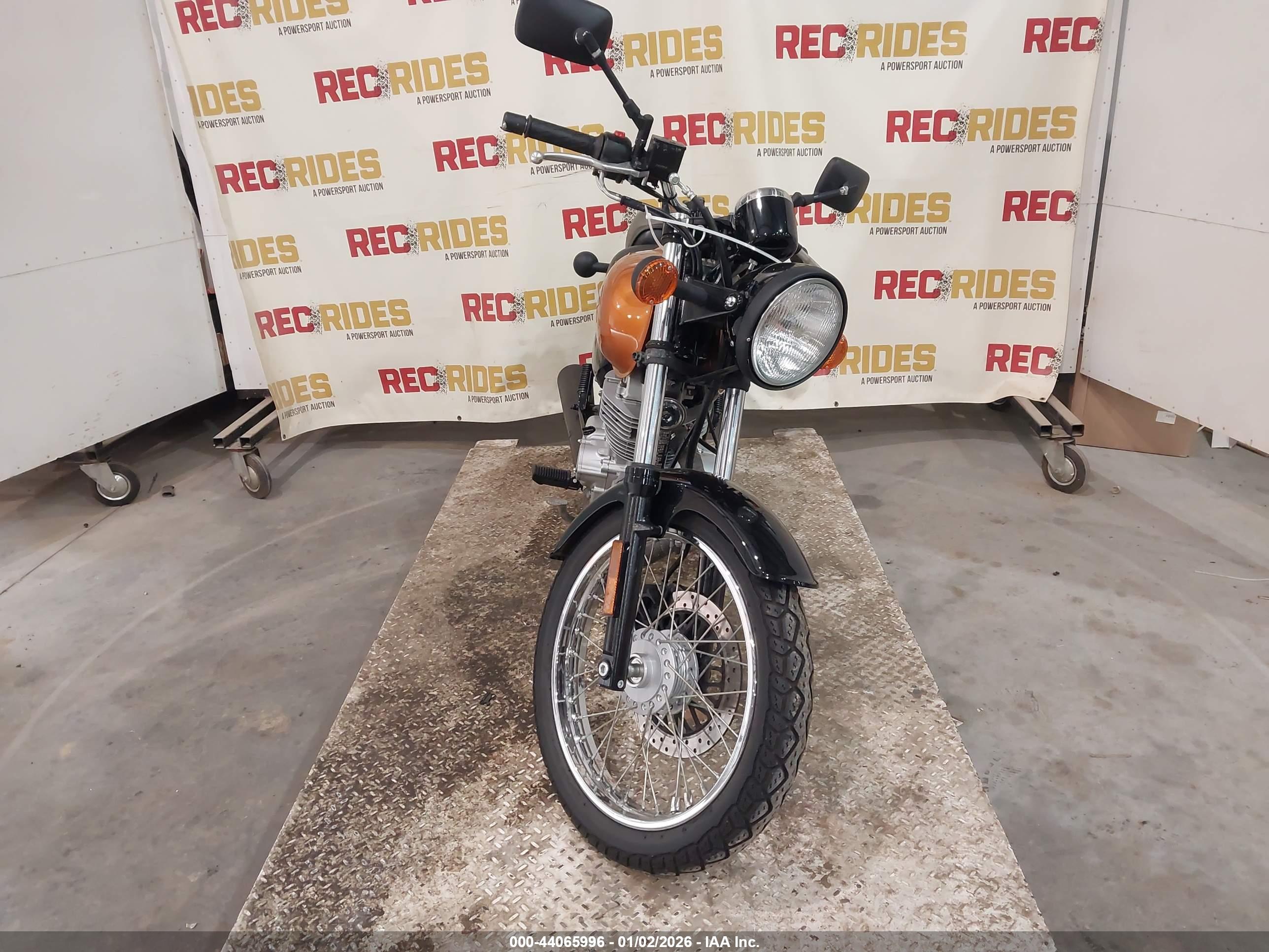 SUZUKI TU250 image 5