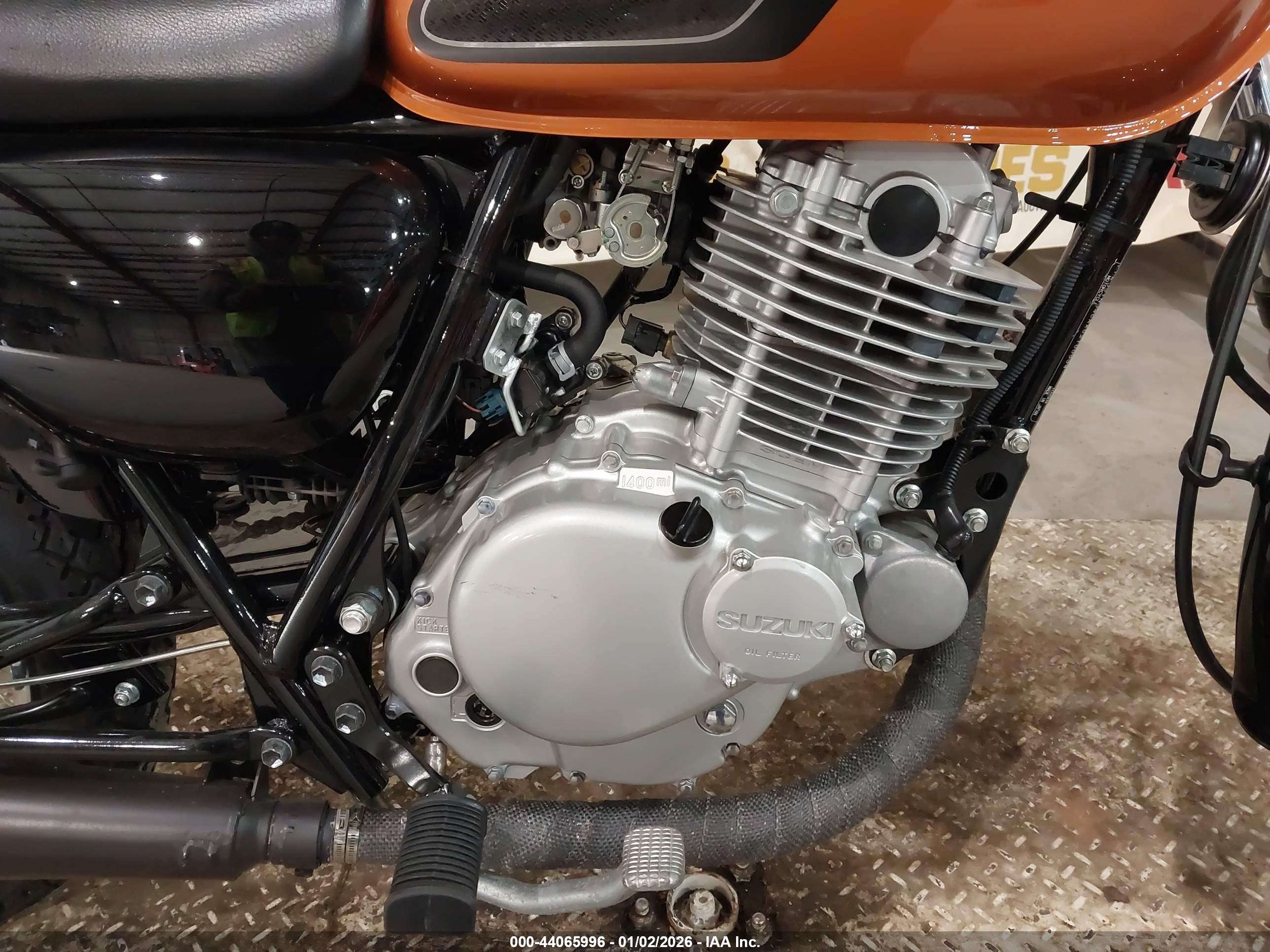 SUZUKI TU250 image 8