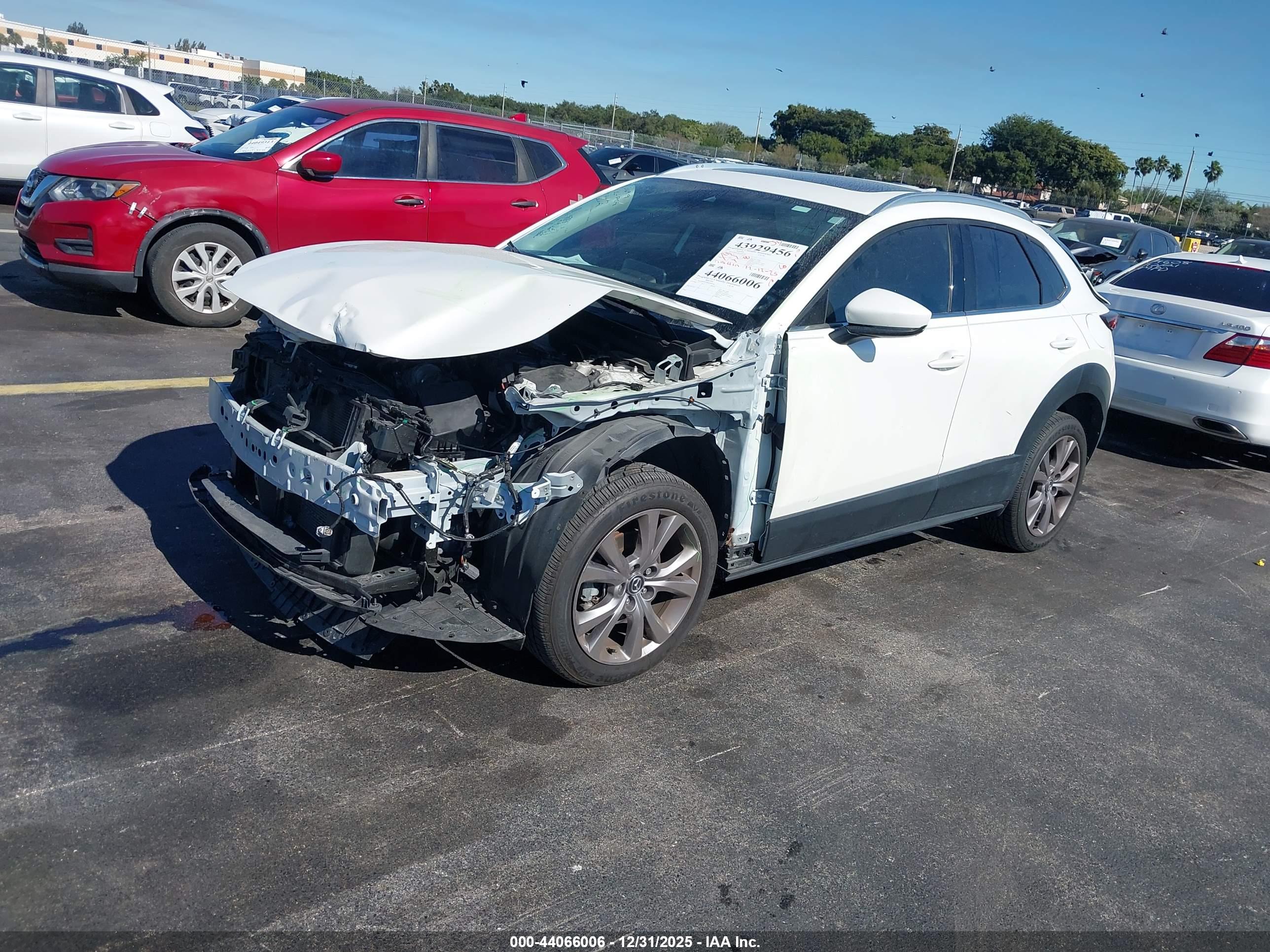 MAZDA CX-30 image 2