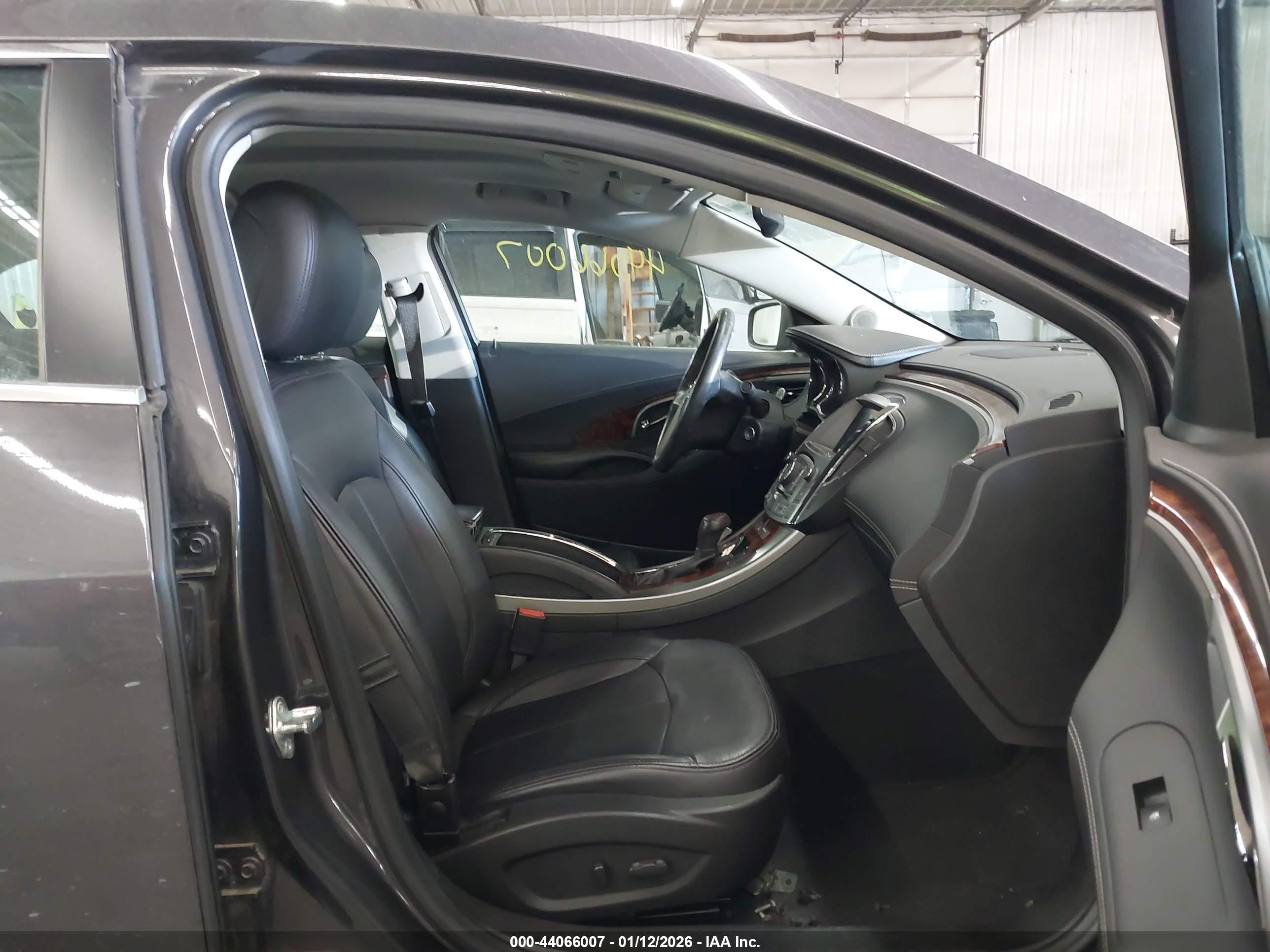 BUICK LACROSSE image 5