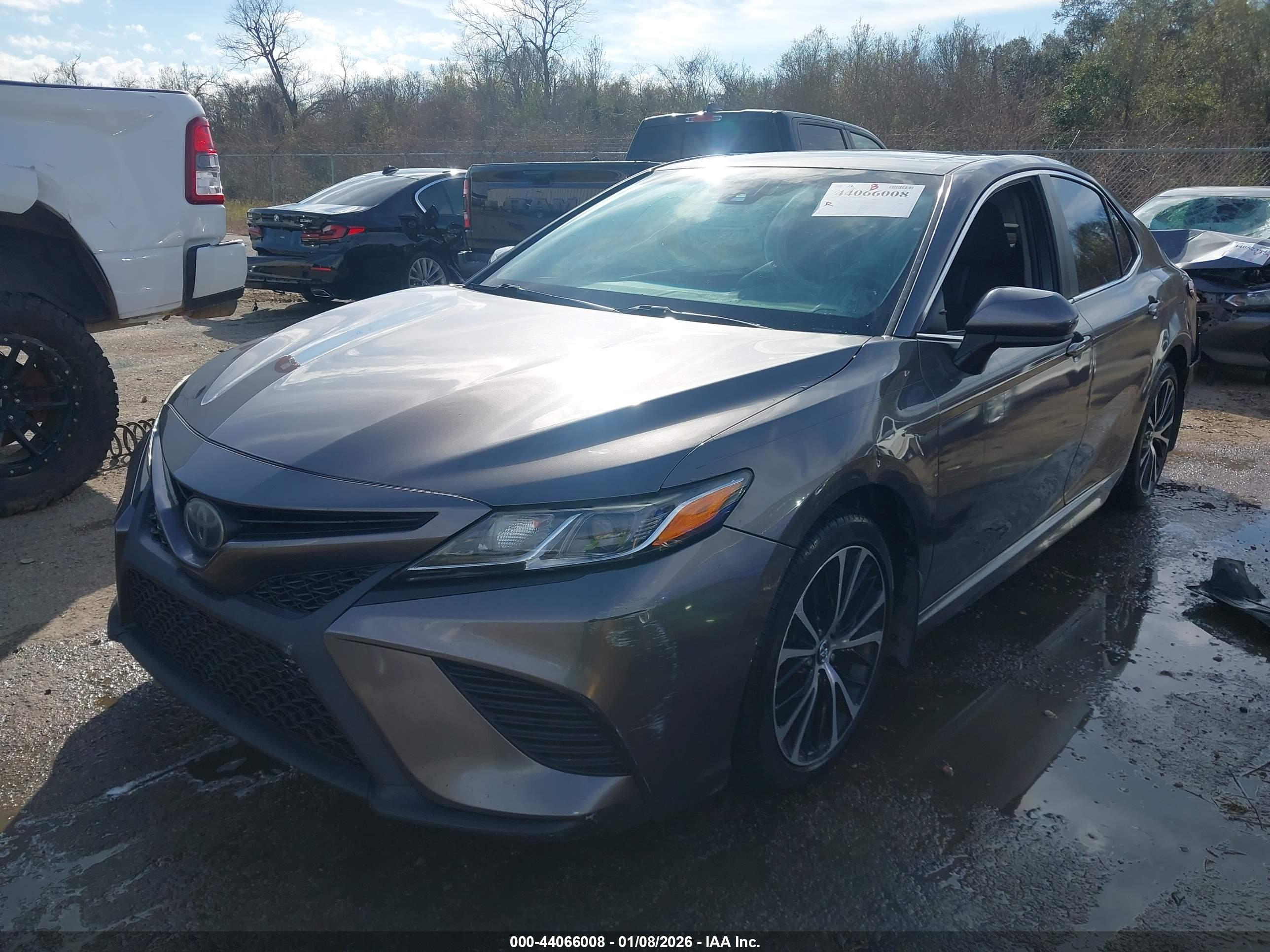 TOYOTA CAMRY image 2