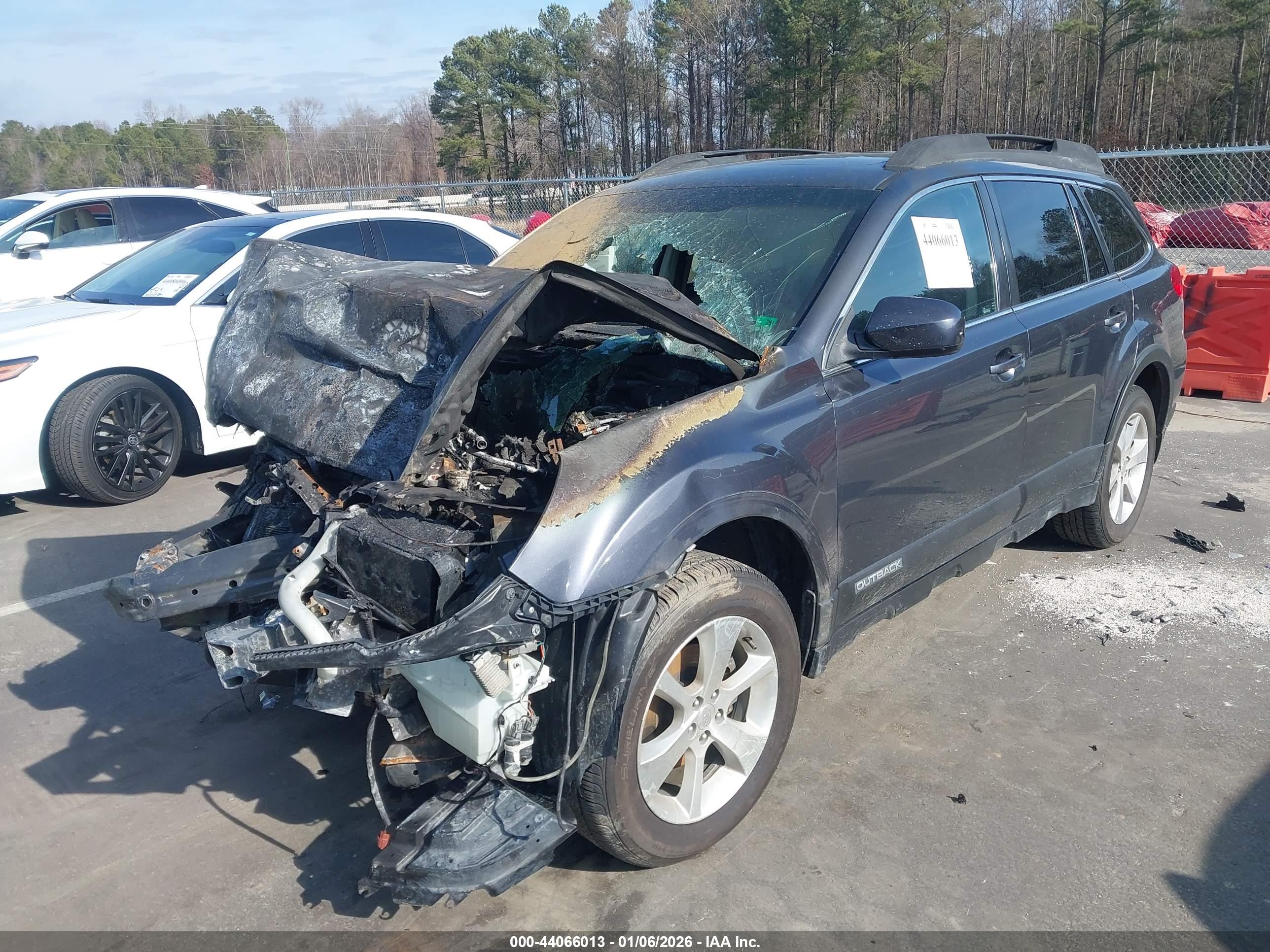 SUBARU OUTBACK image 2