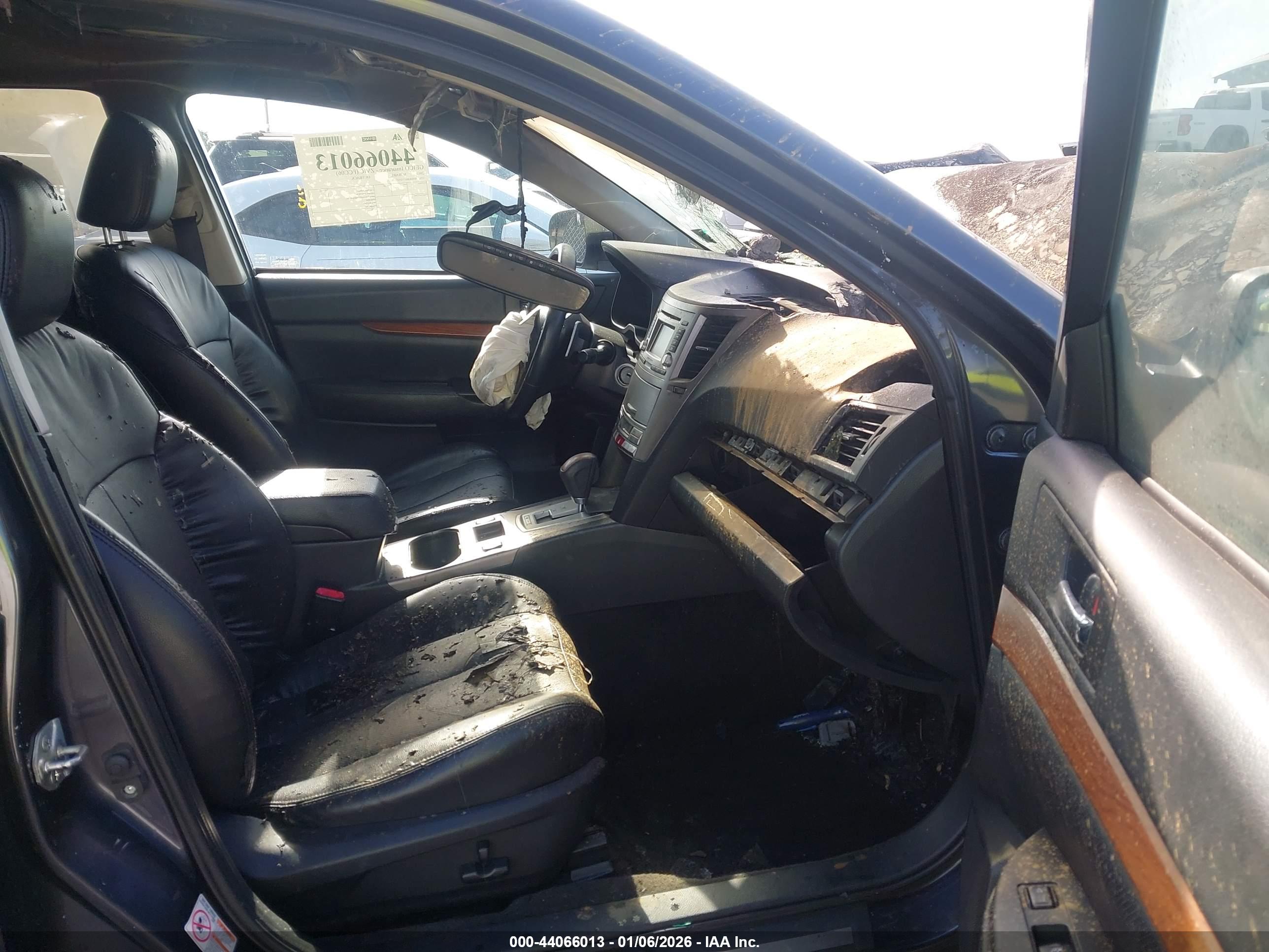 SUBARU OUTBACK image 5