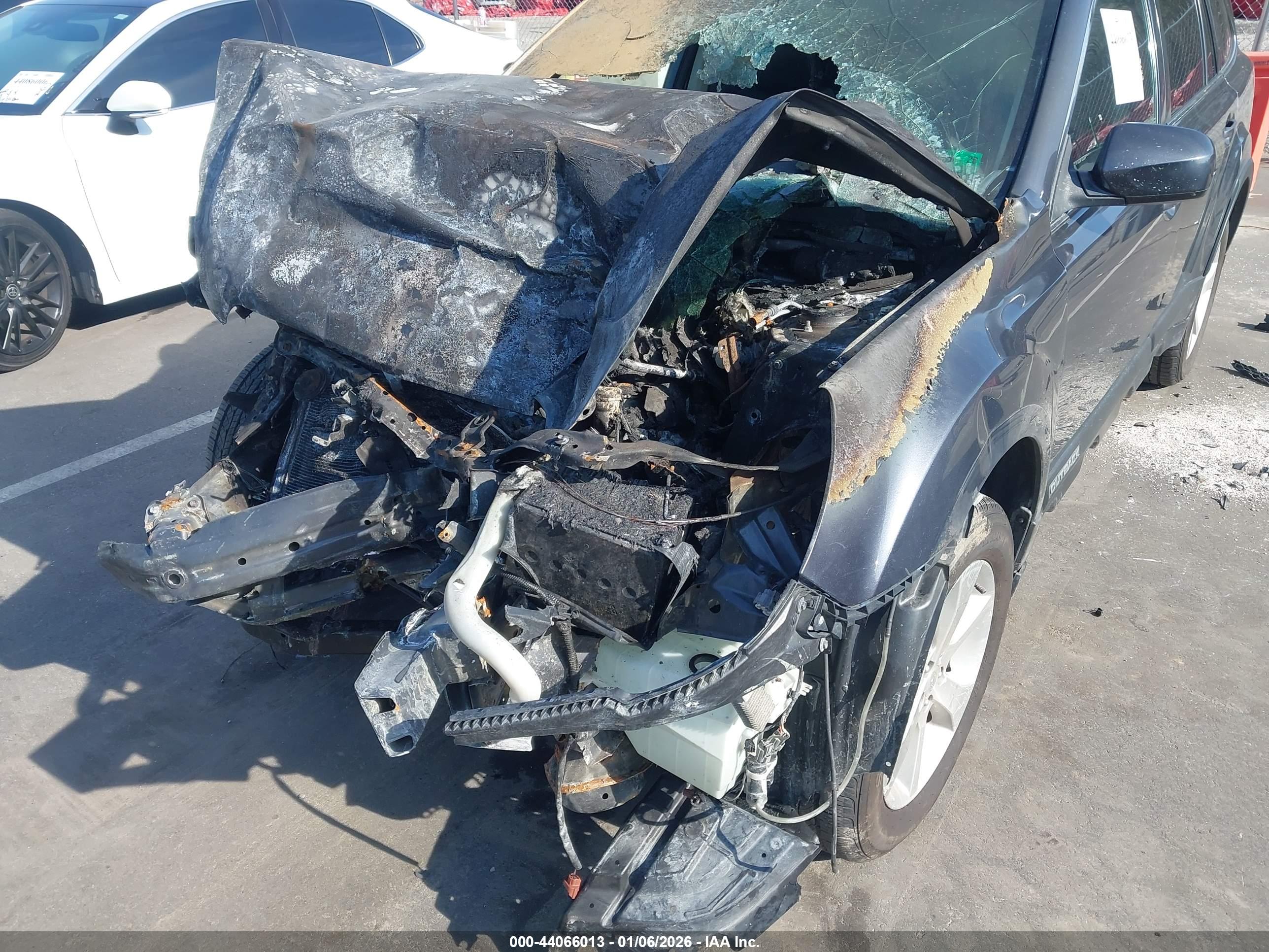 SUBARU OUTBACK image 6