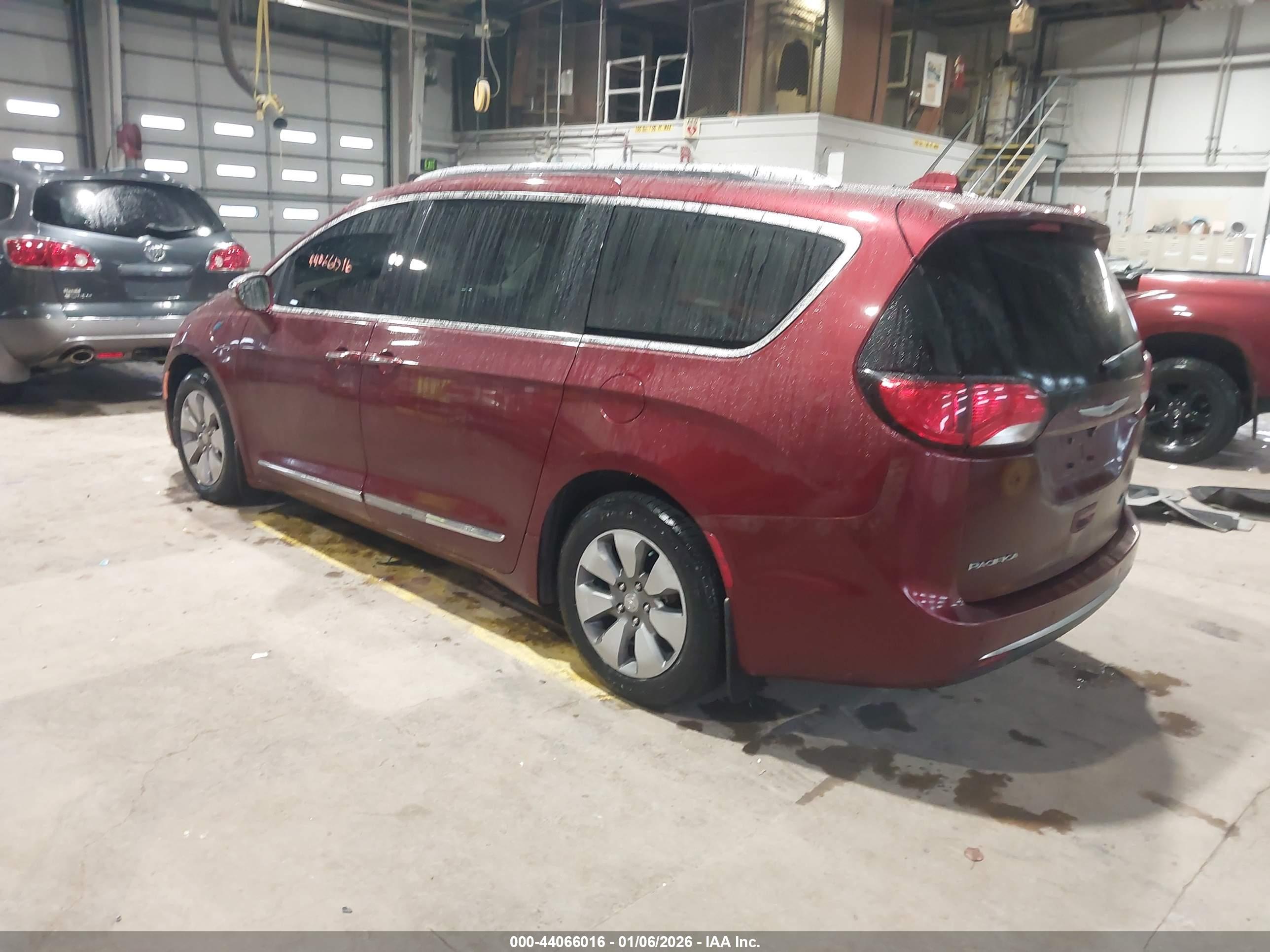 CHRYSLER PACIFICA image 3