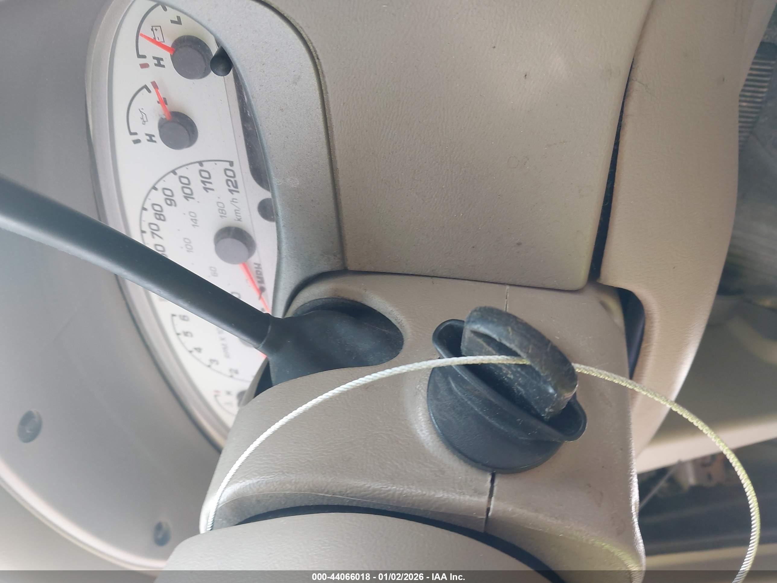 FORD EXPLORER image 11