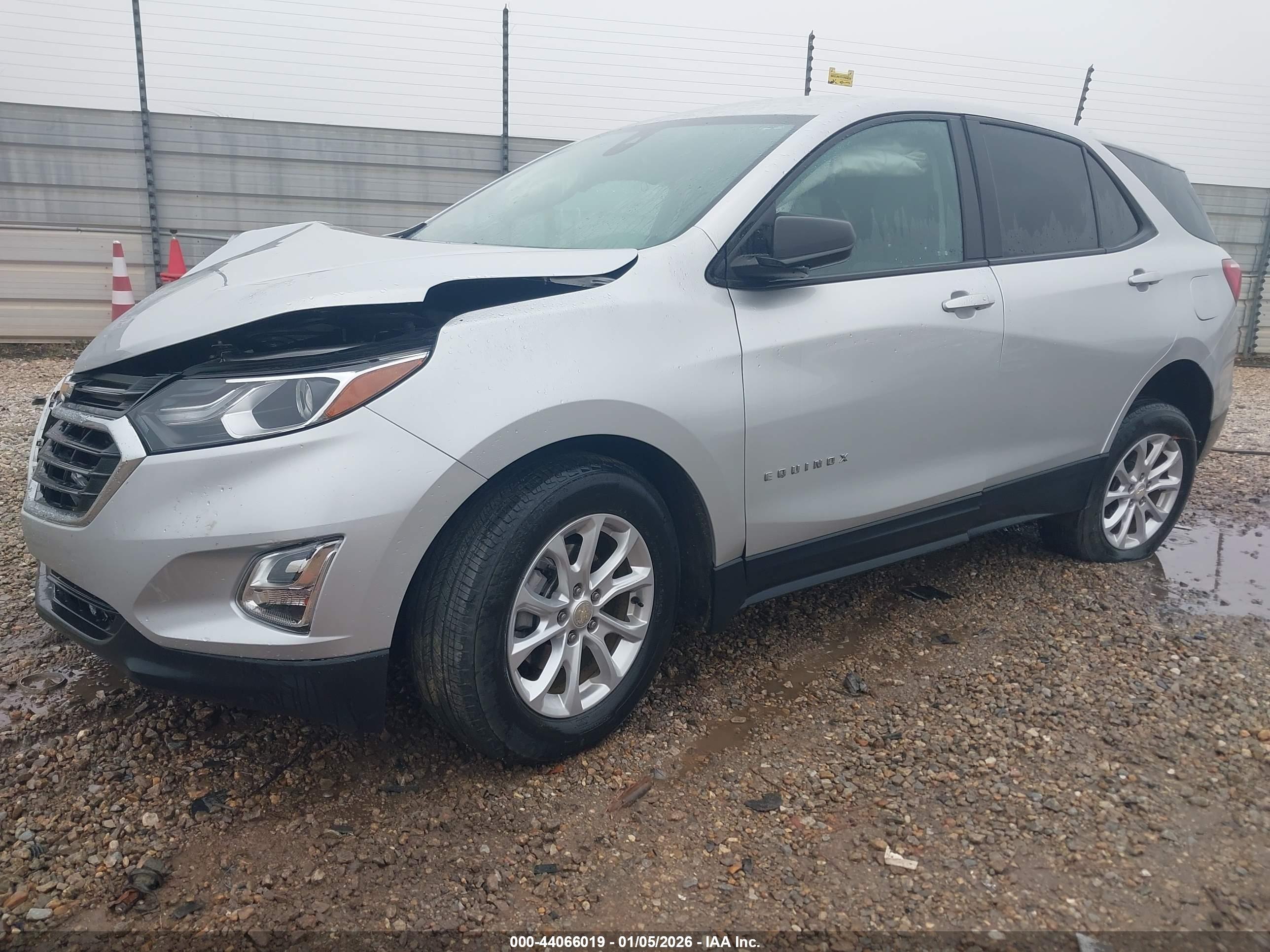 CHEVROLET EQUINOX image 2