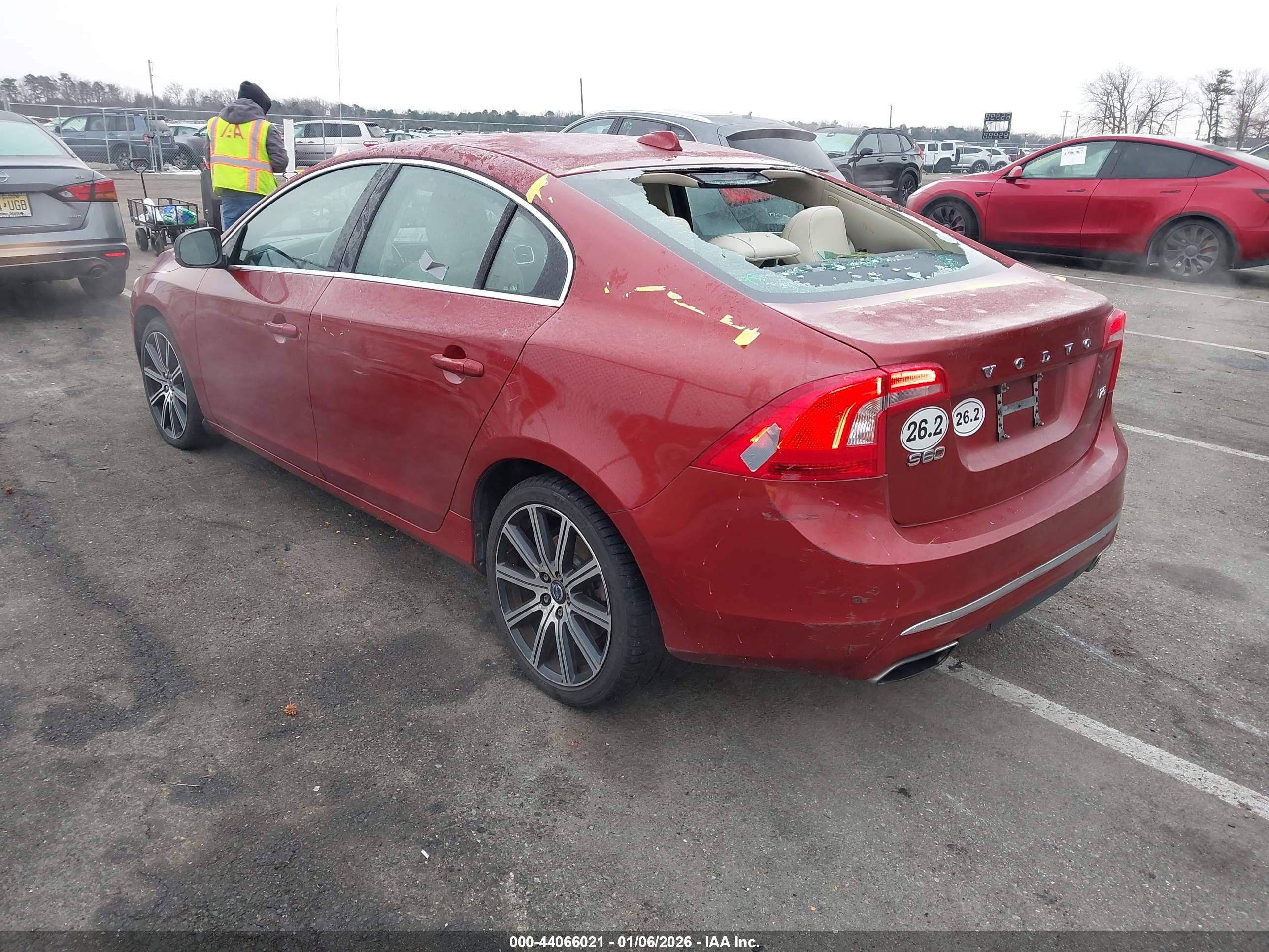 VOLVO S60 image 3