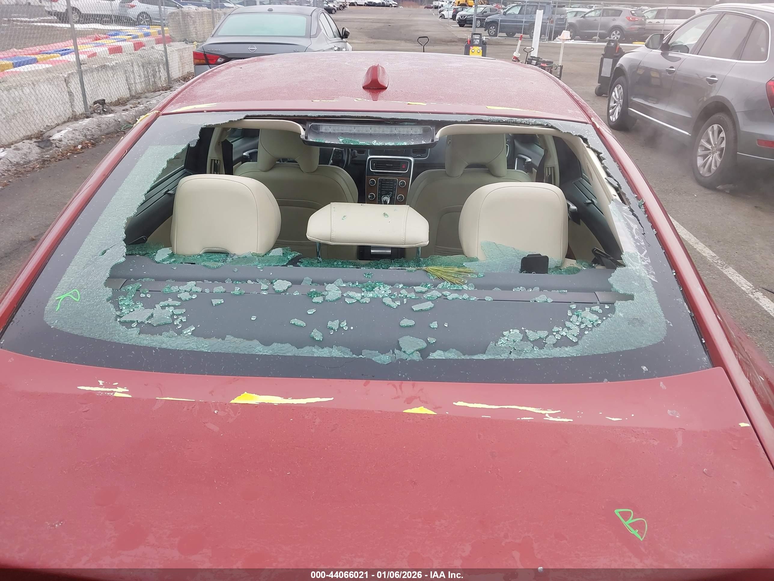 VOLVO S60 image 6
