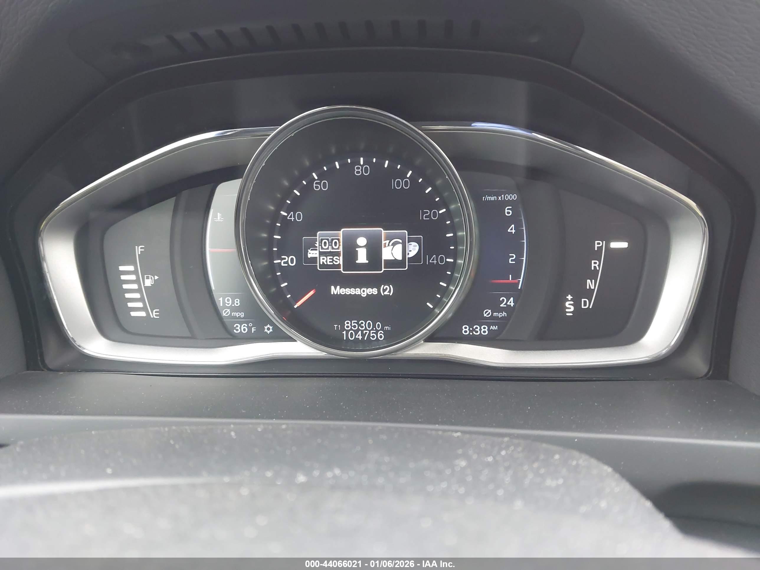 VOLVO S60 image 7