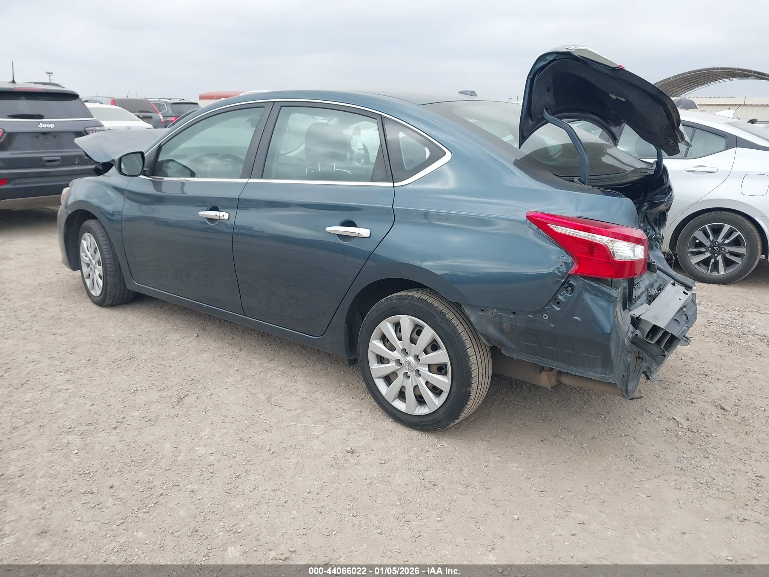 NISSAN SENTRA image 3