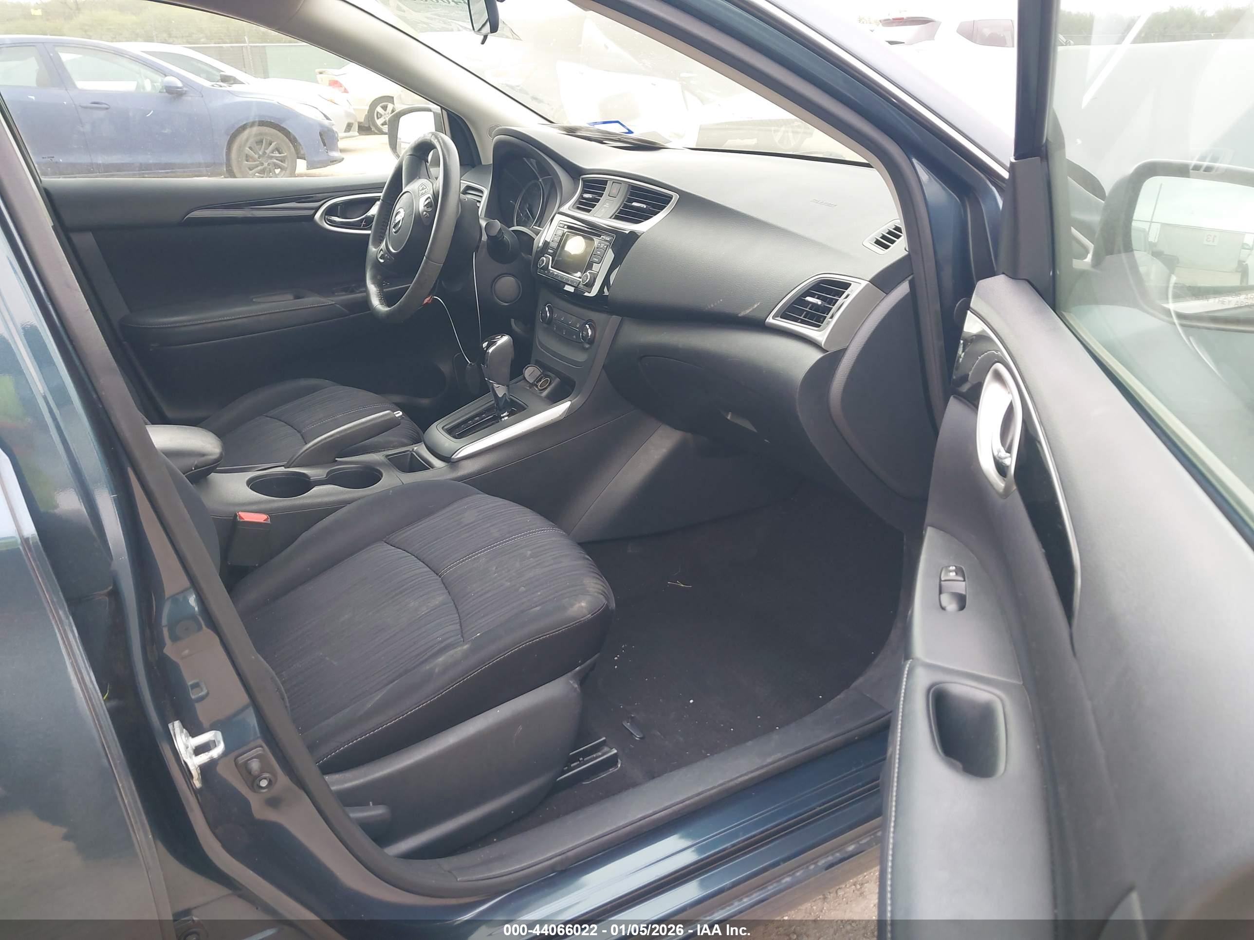 NISSAN SENTRA image 5