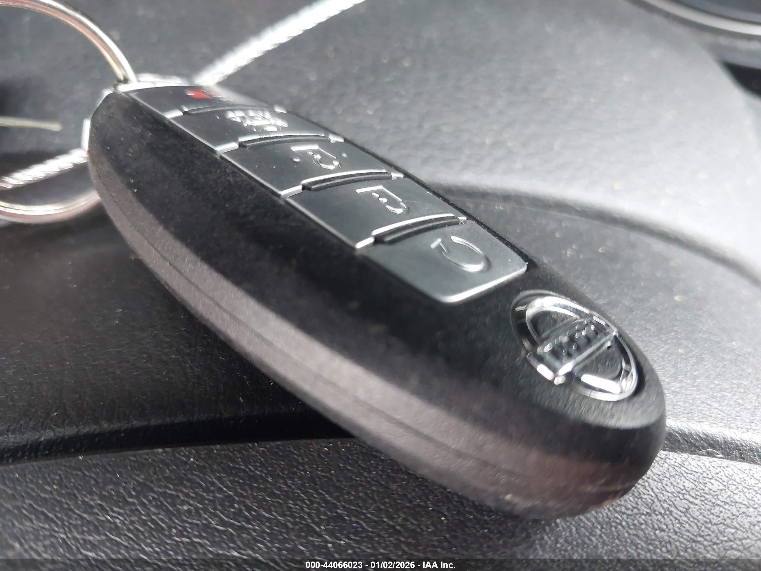 NISSAN MAXIMA image 11