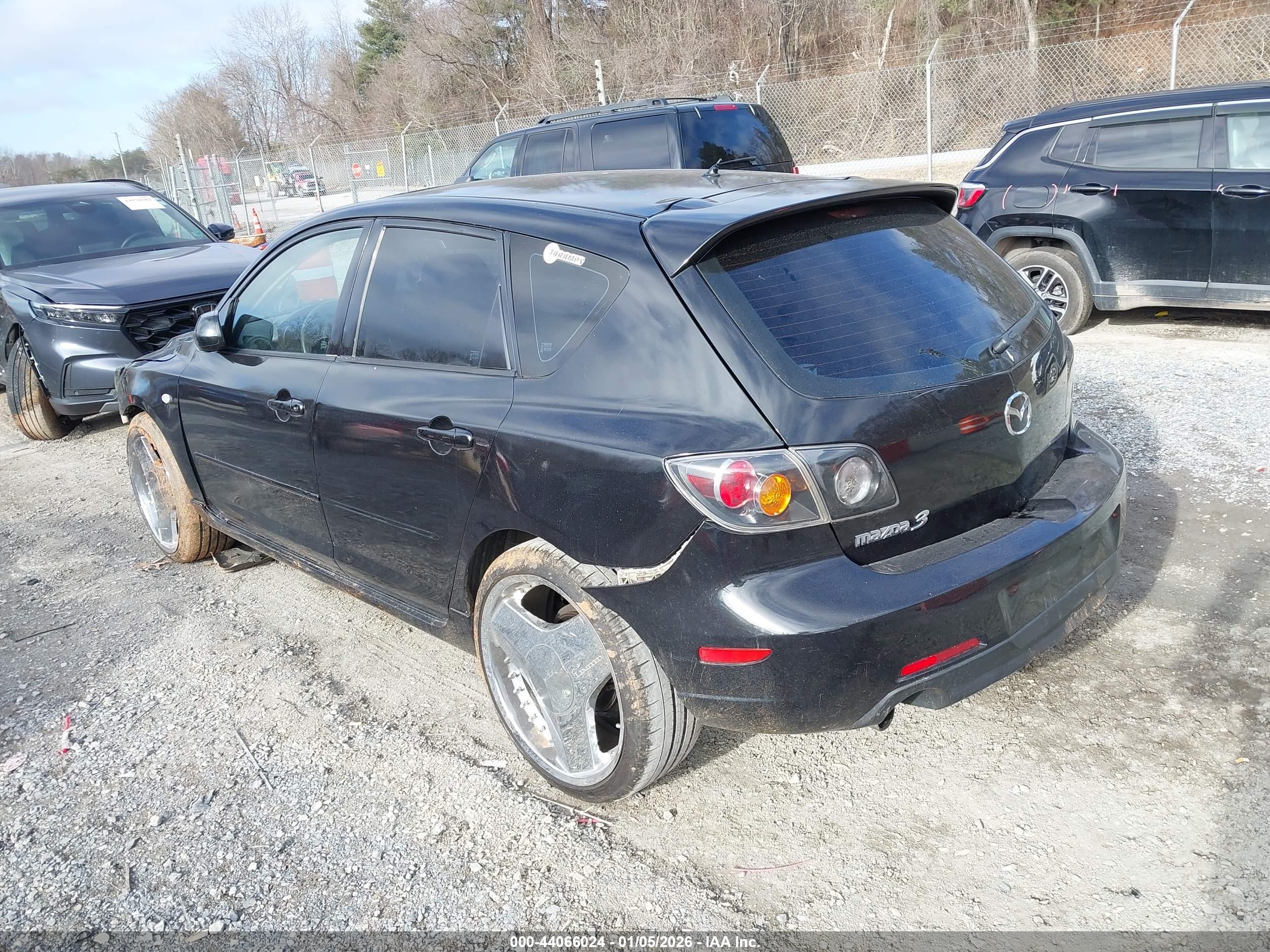 MAZDA MAZDA3 image 3
