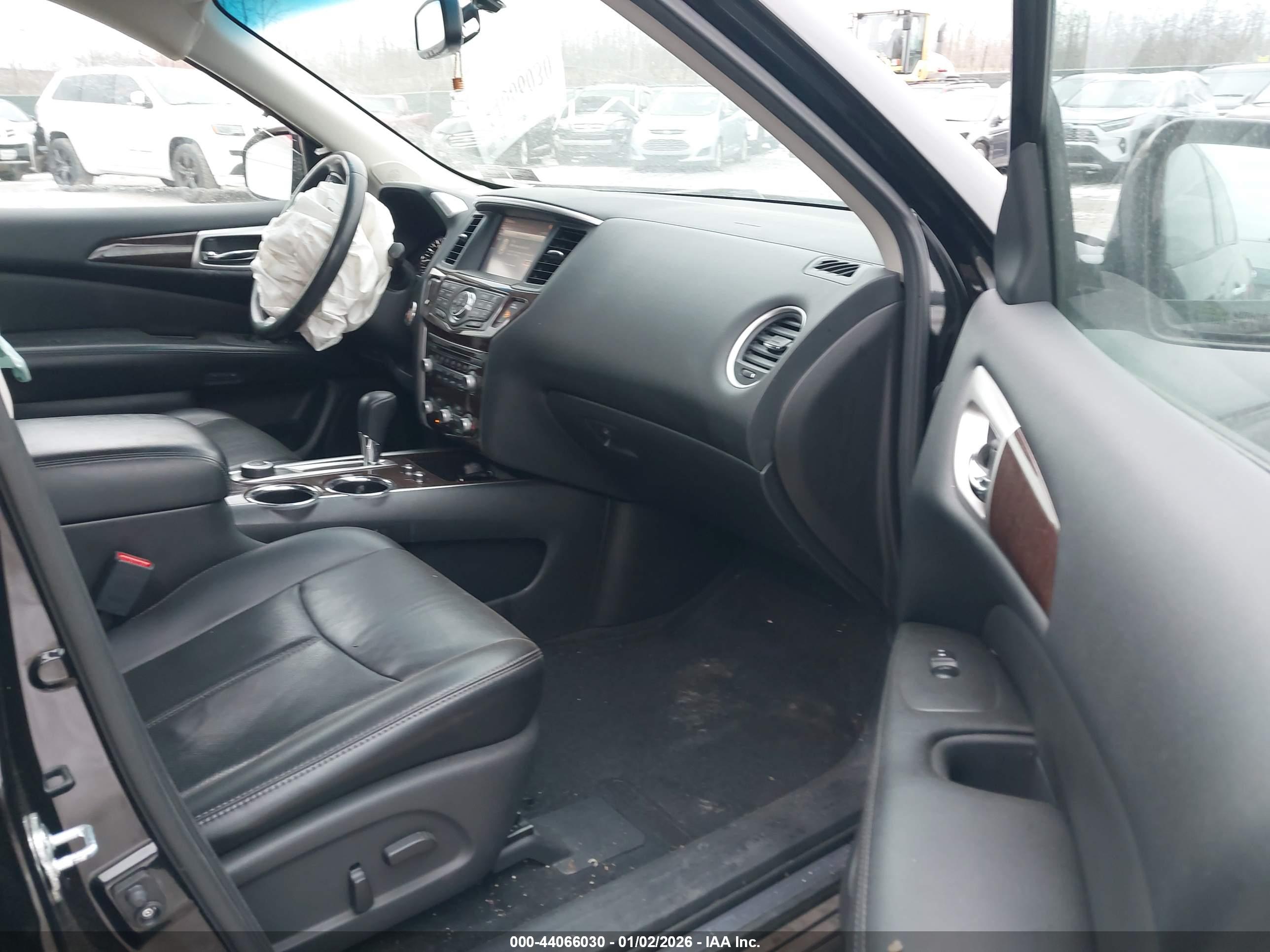 NISSAN PATHFINDER image 5