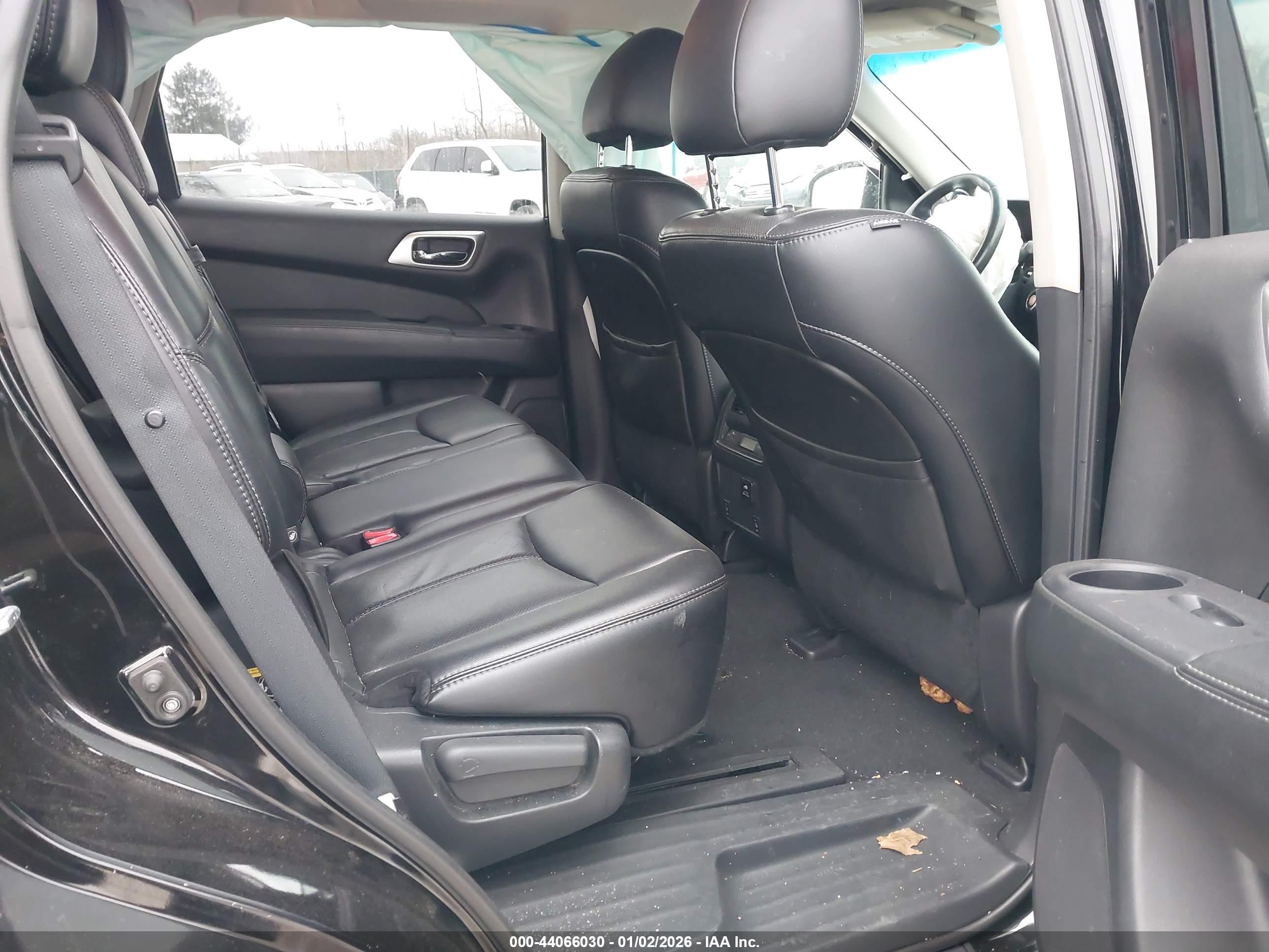 NISSAN PATHFINDER image 8