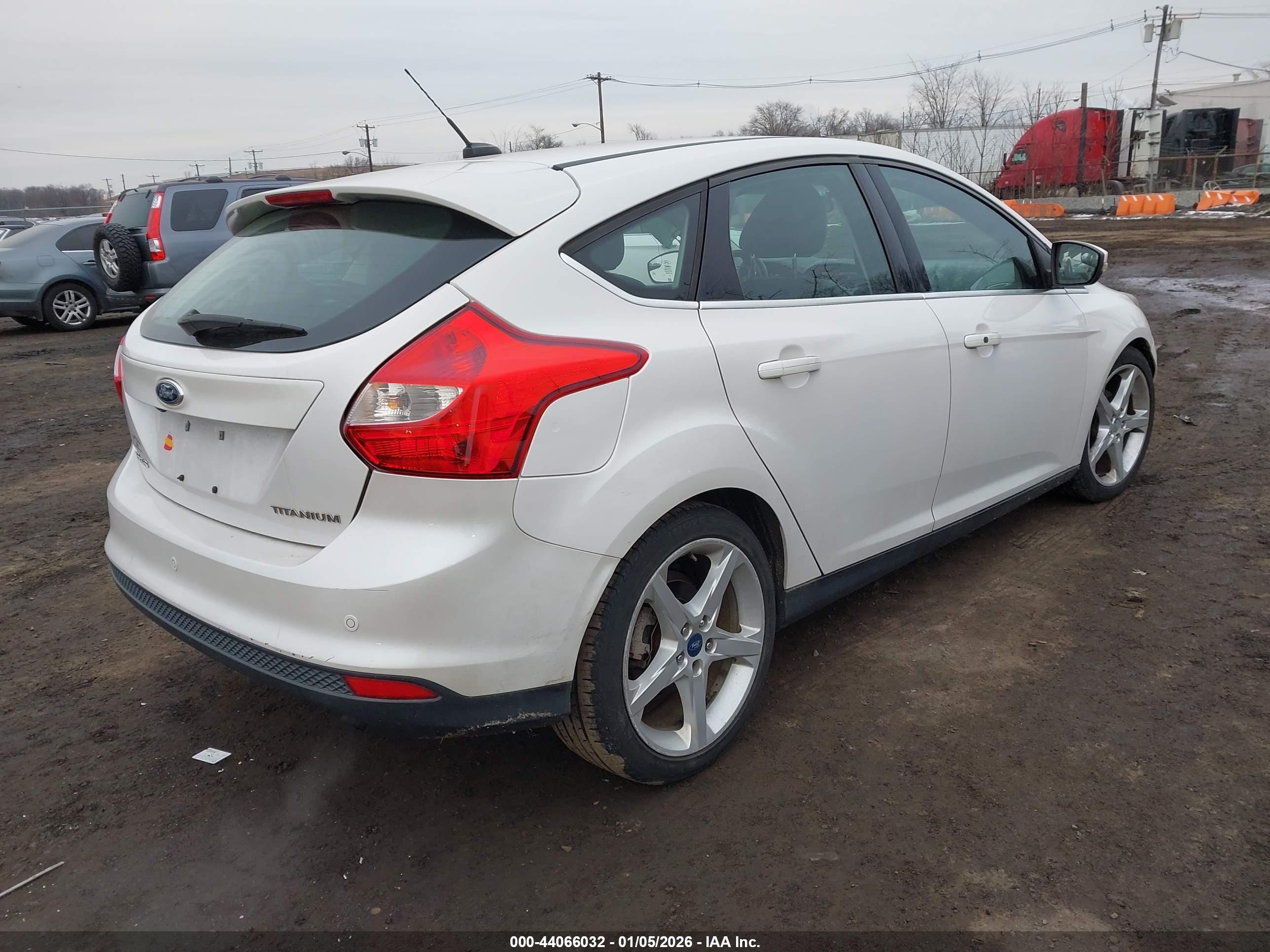 FORD FOCUS image 4