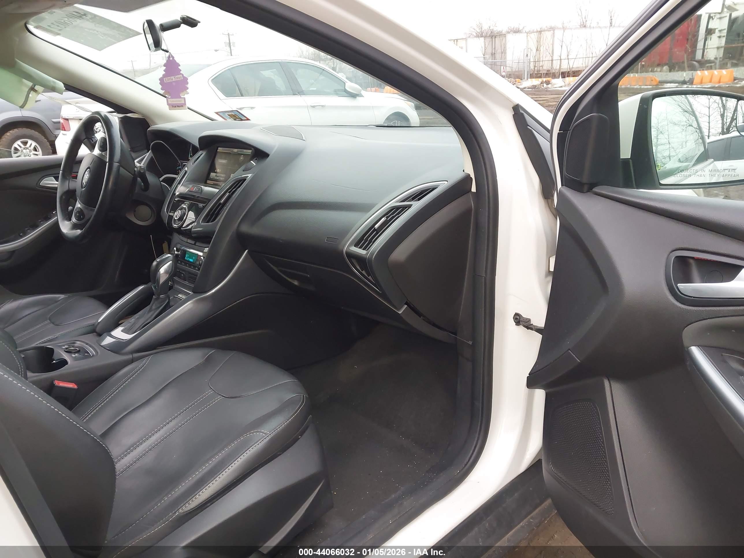 FORD FOCUS image 5