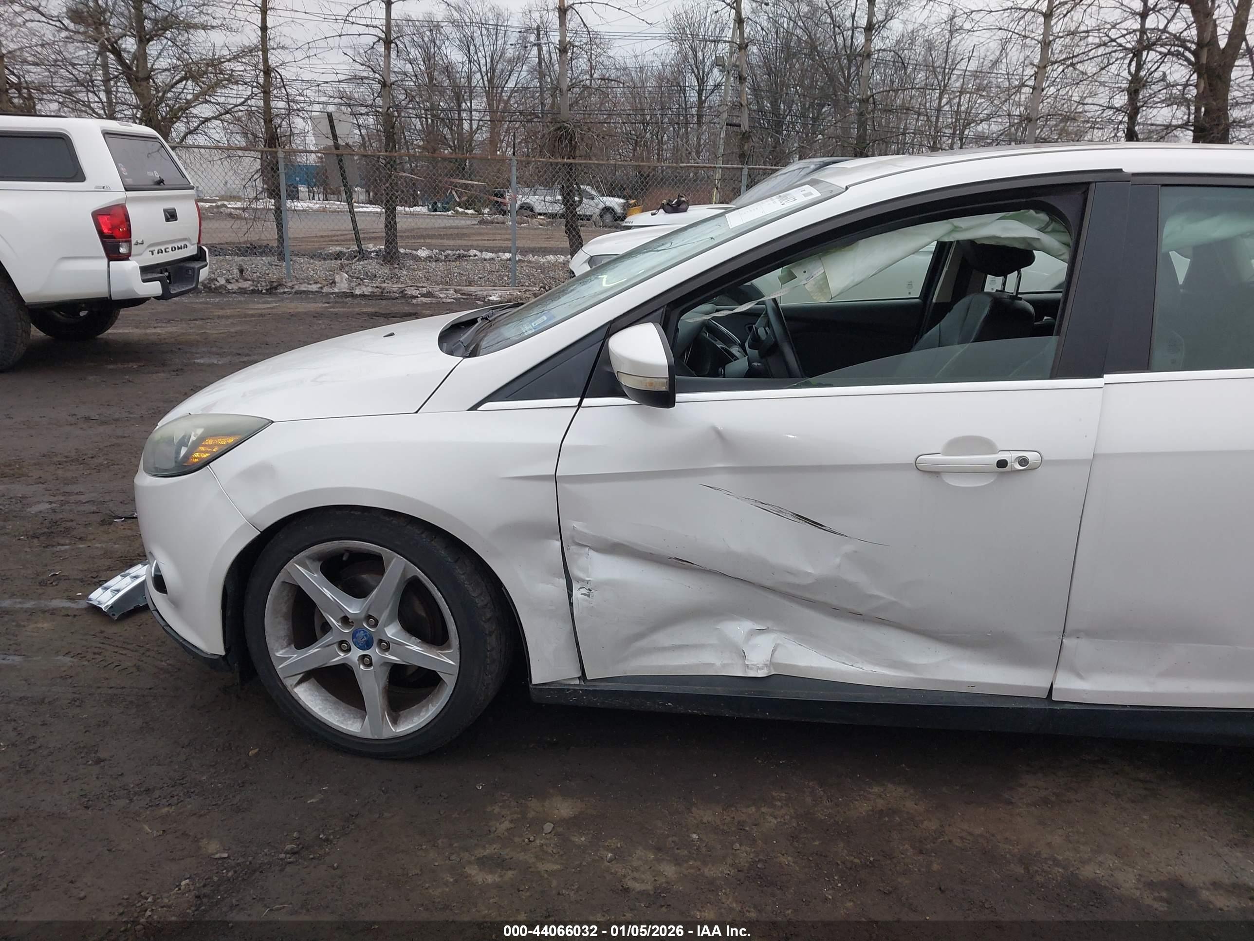 FORD FOCUS image 6