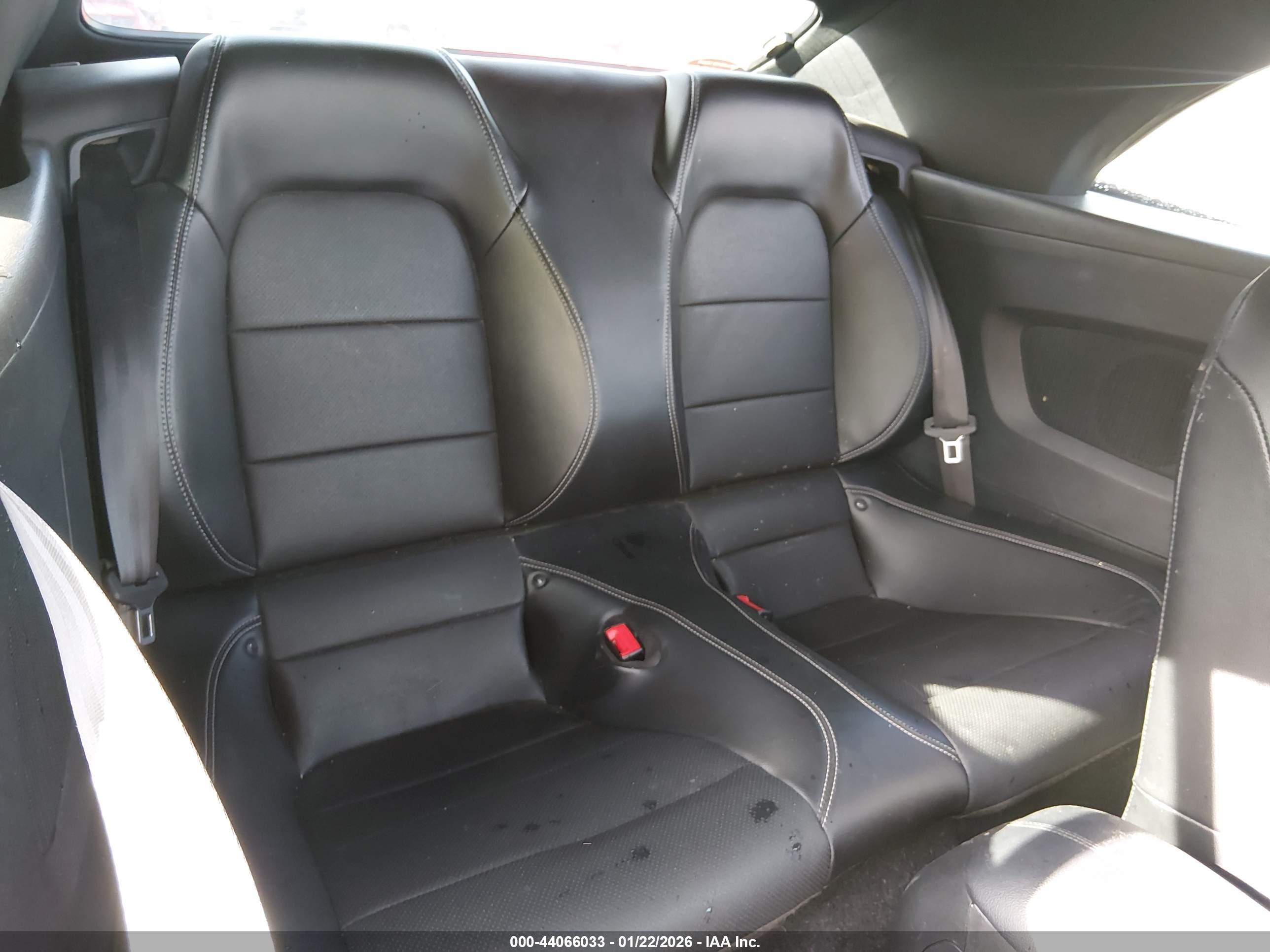 FORD MUSTANG image 8