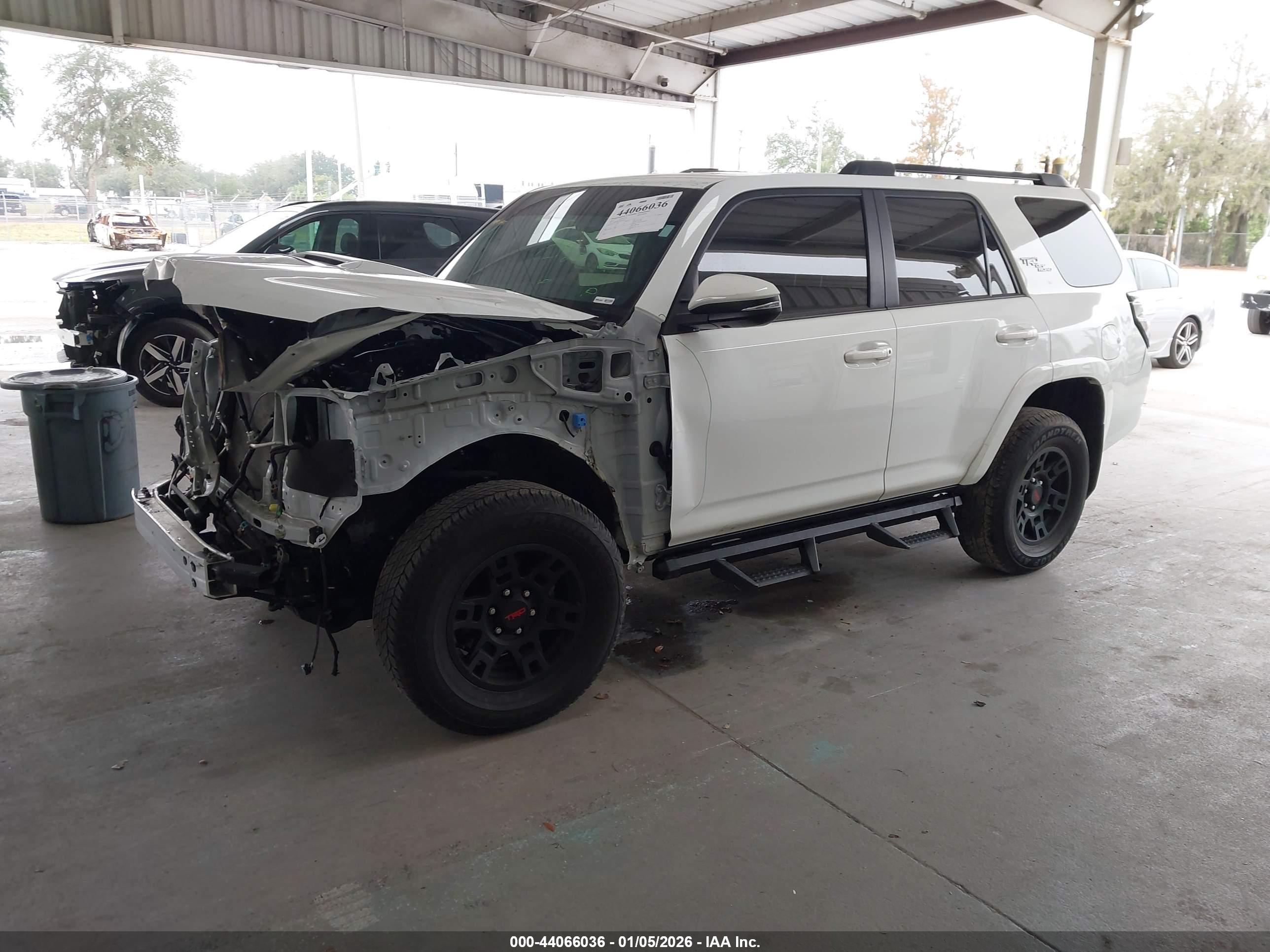 TOYOTA 4RUNNER image 2